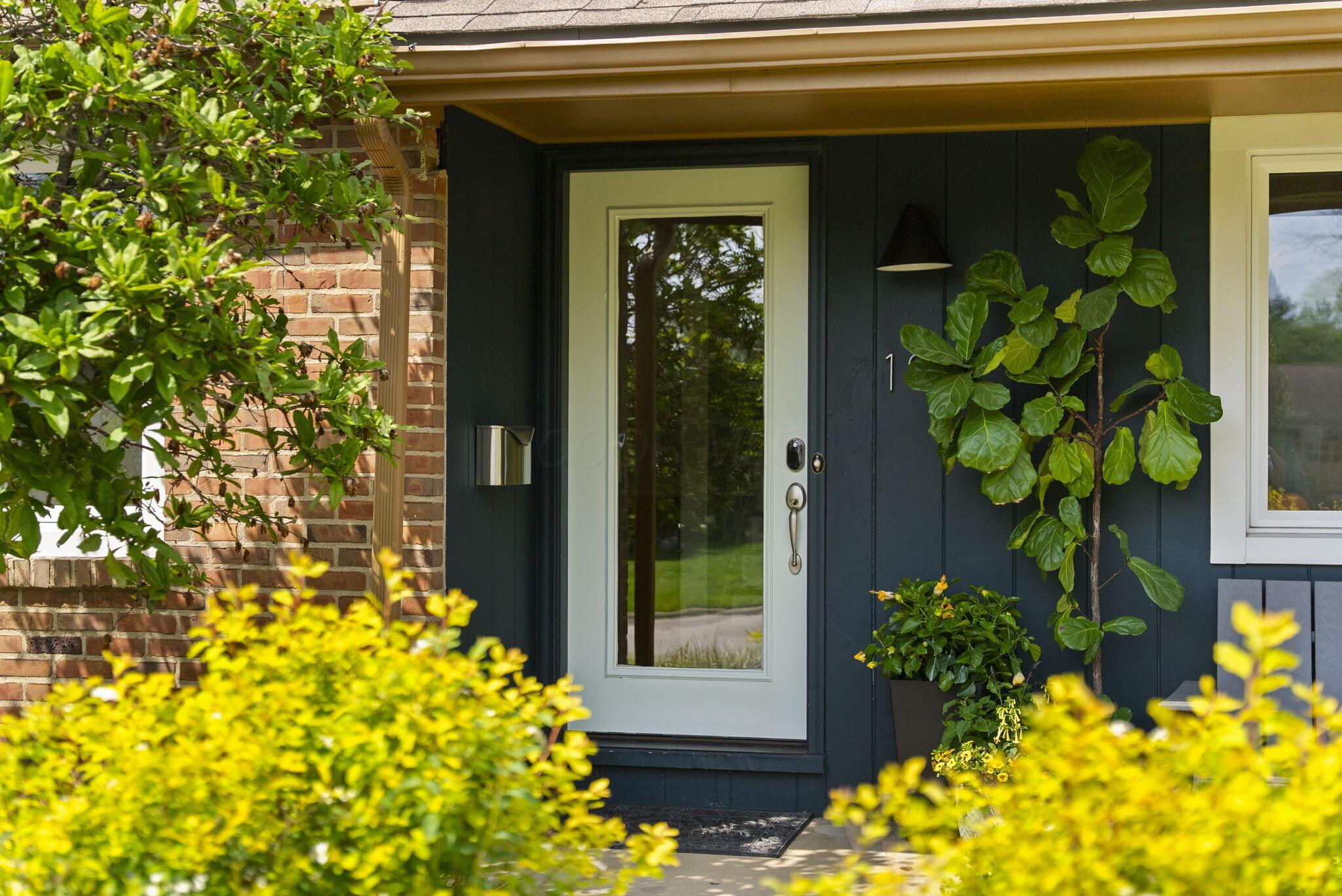 194 W New England Avenue