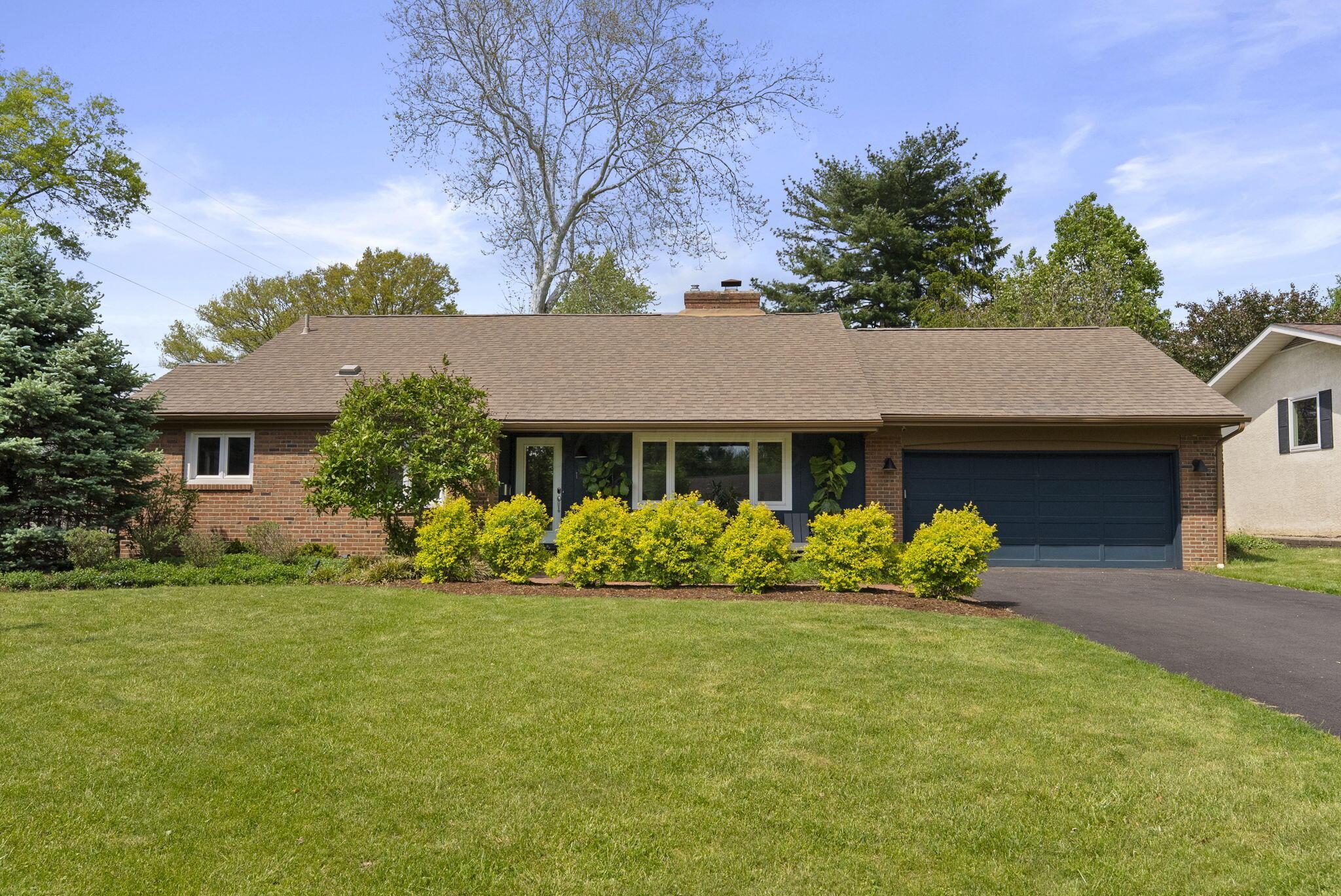 194 W New England Avenue