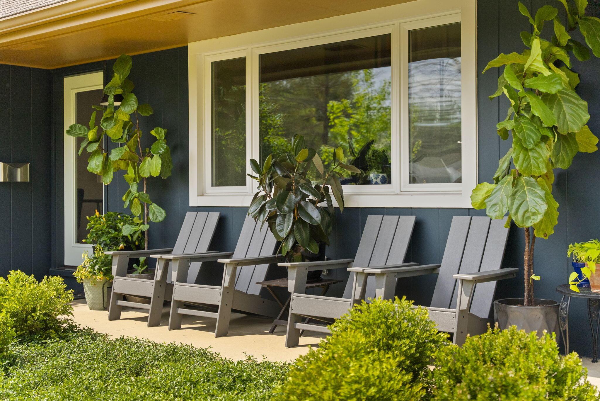 194 W New England Avenue