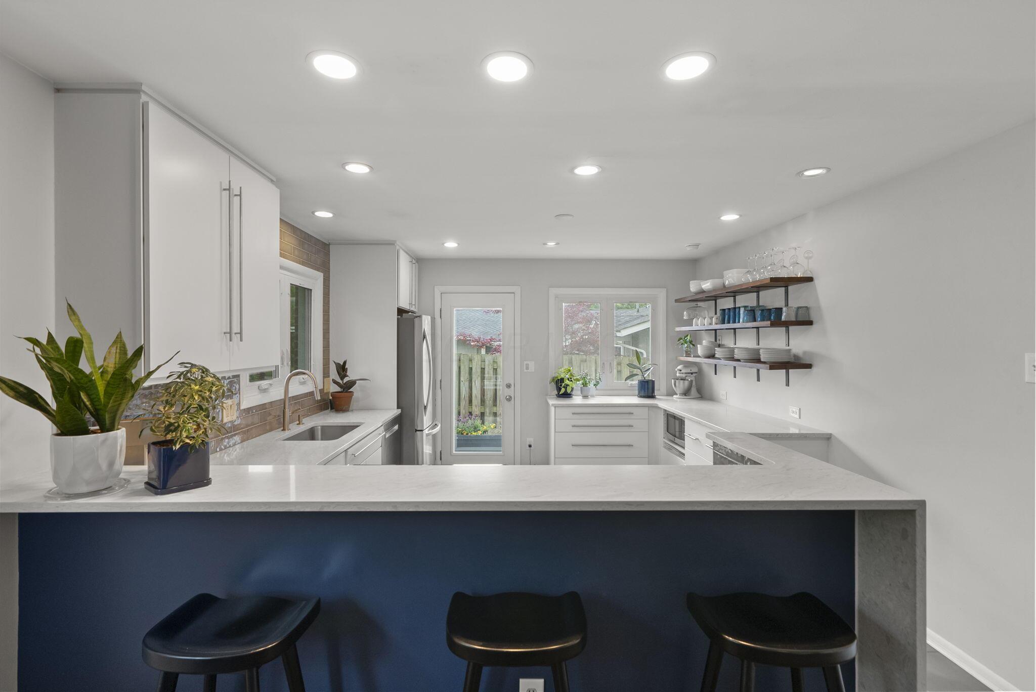 194 W New England Avenue