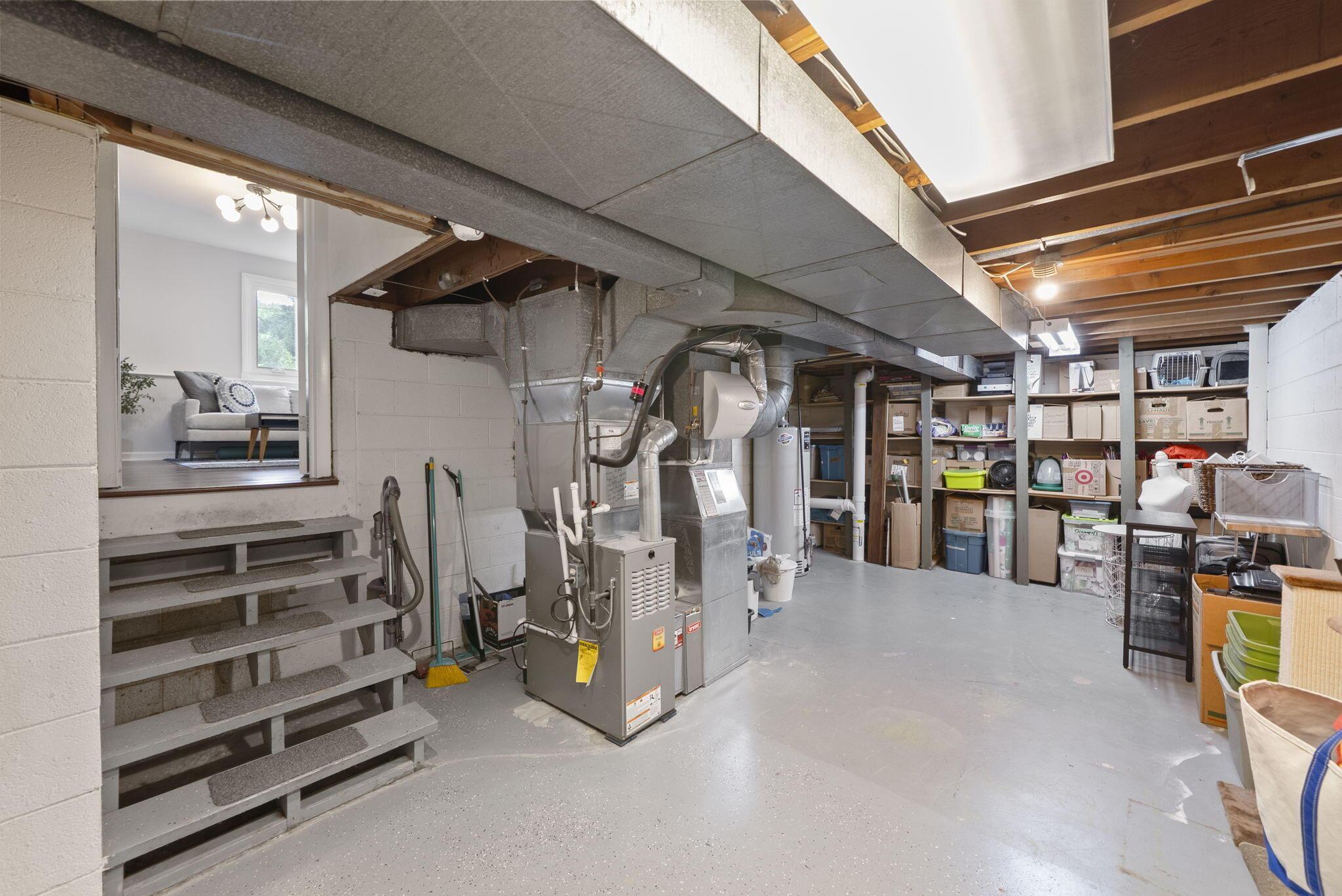 194 W New England Avenue