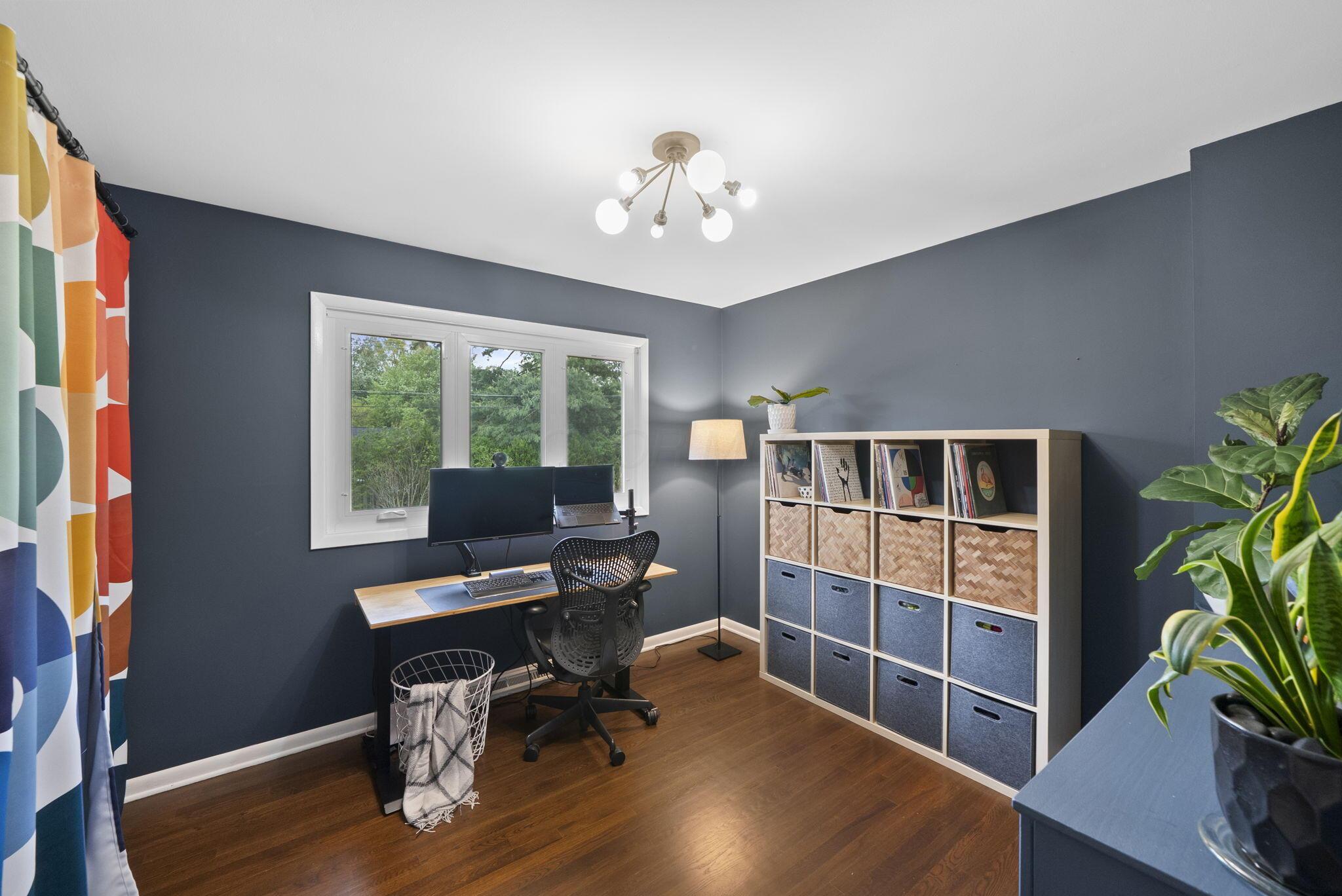 194 W New England Avenue