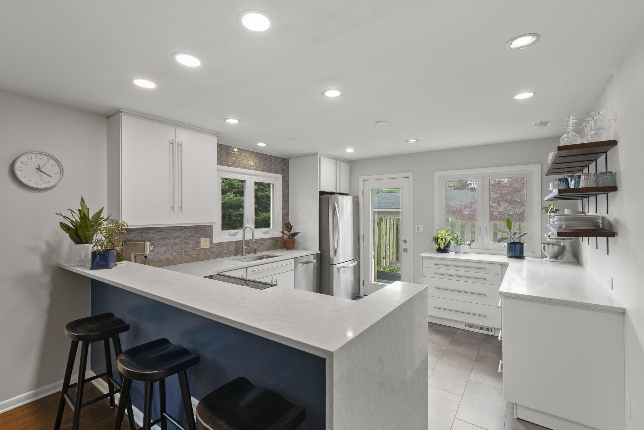 194 W New England Avenue