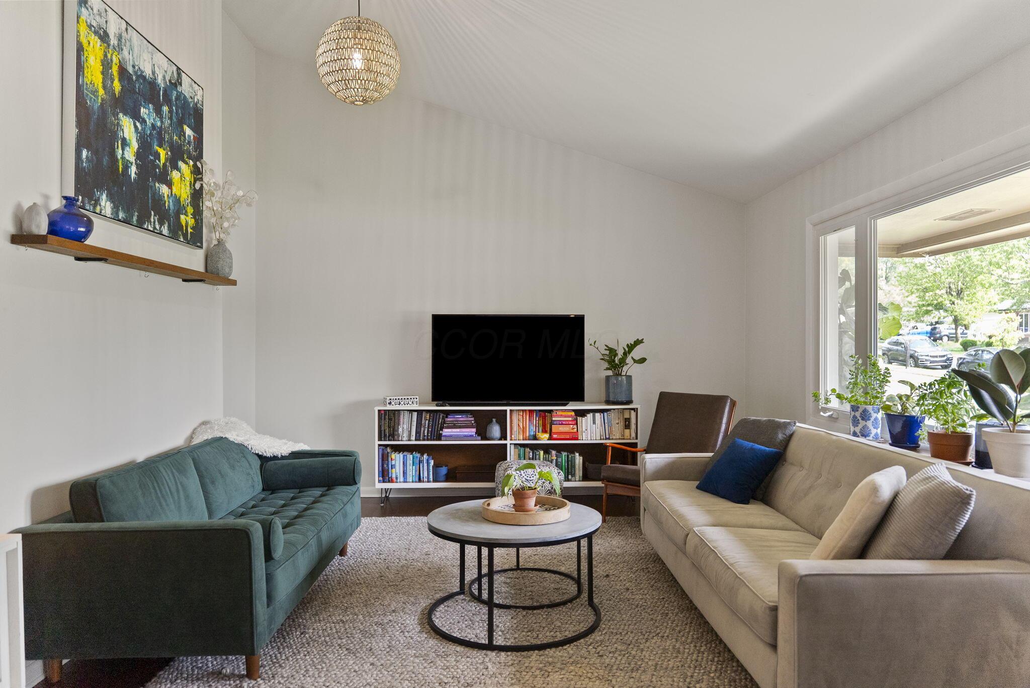 194 W New England Avenue