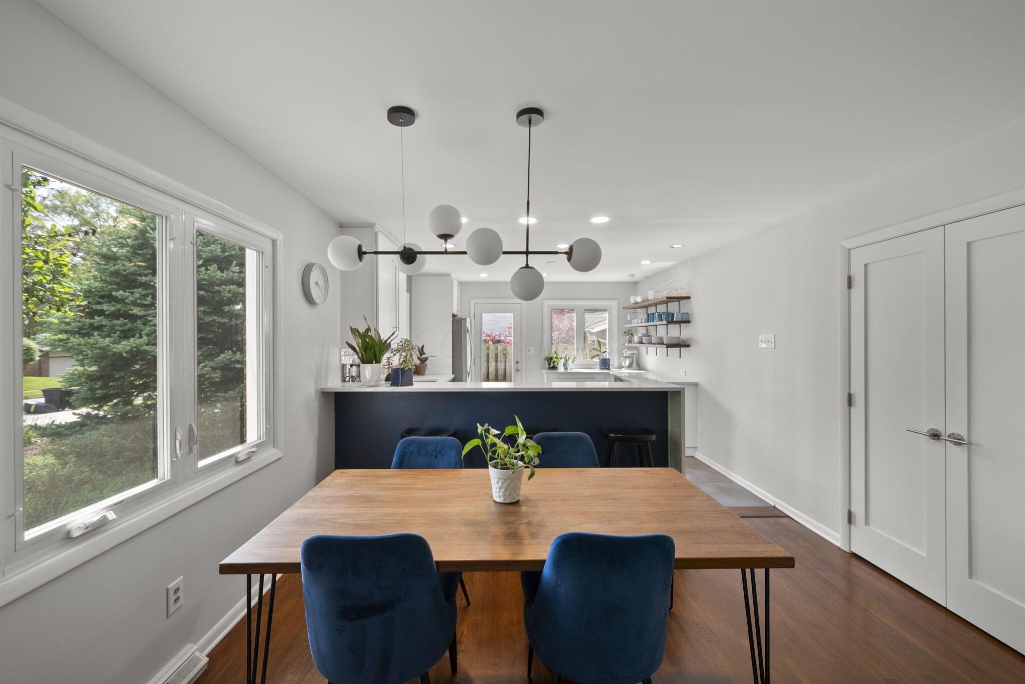 194 W New England Avenue