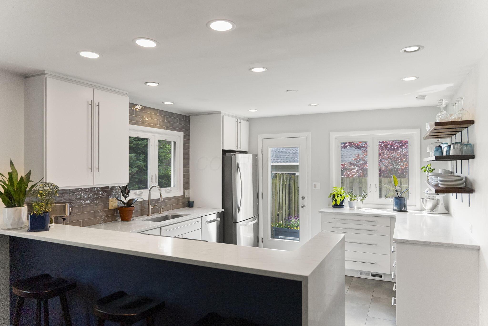 194 W New England Avenue