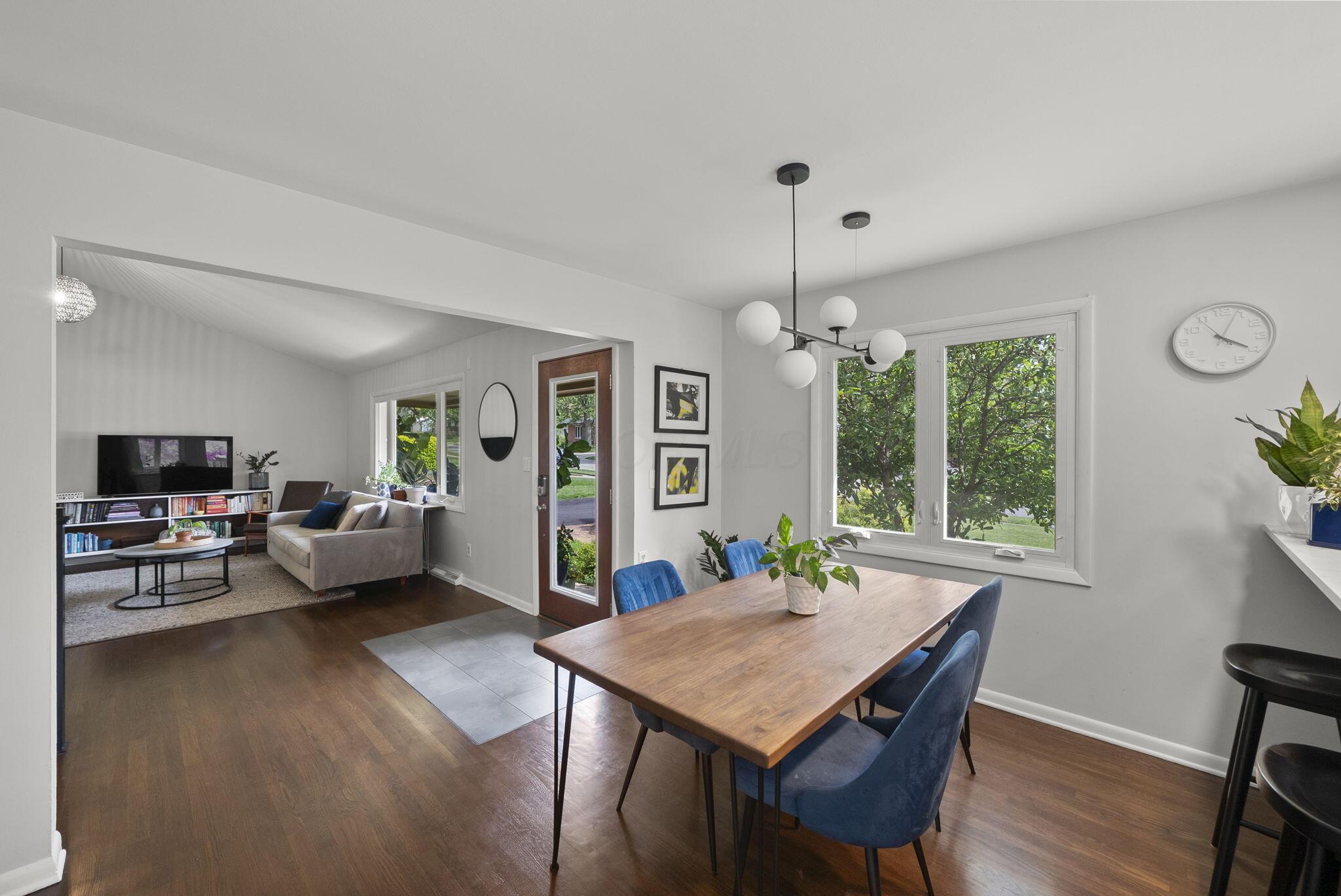 194 W New England Avenue