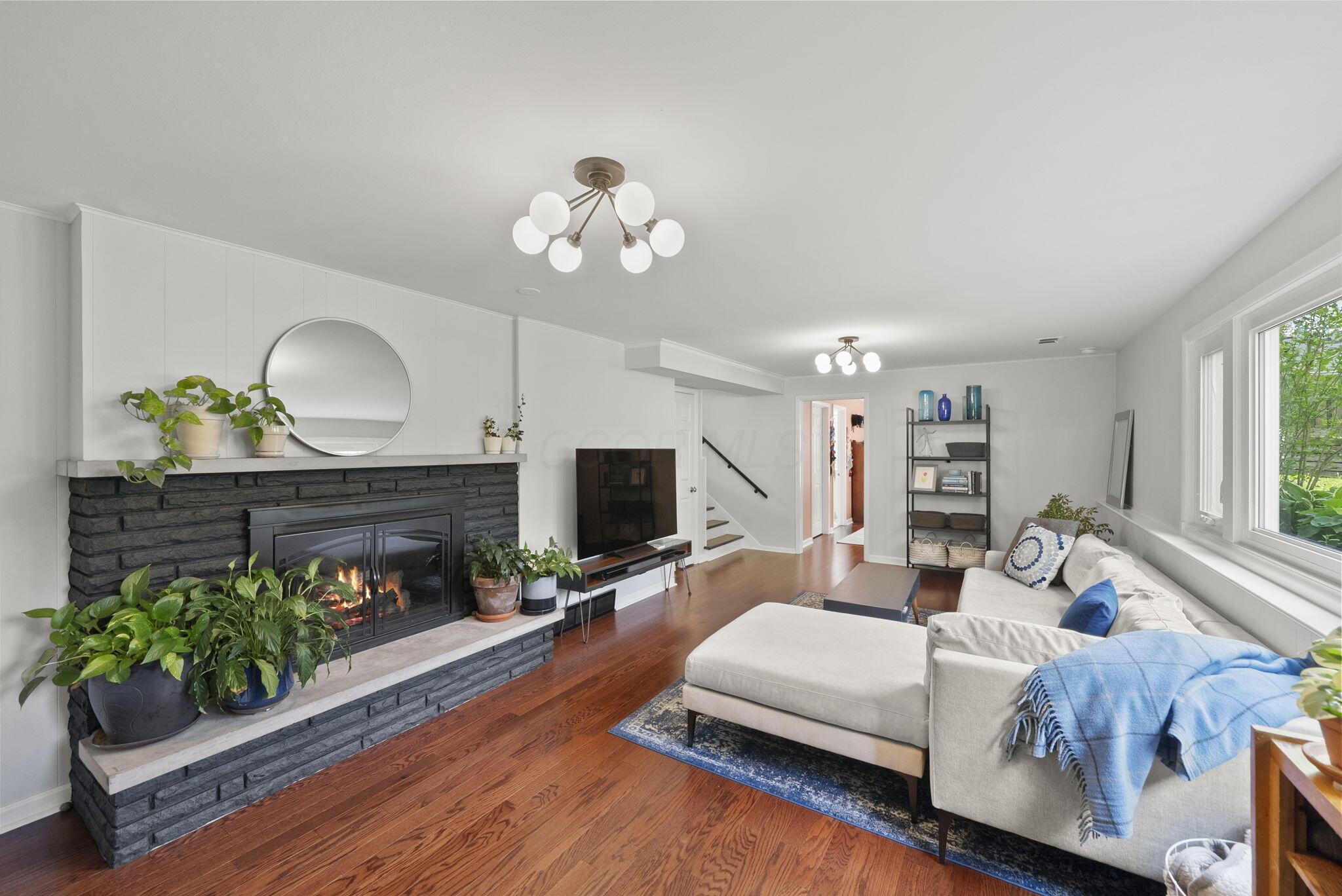 194 W New England Avenue