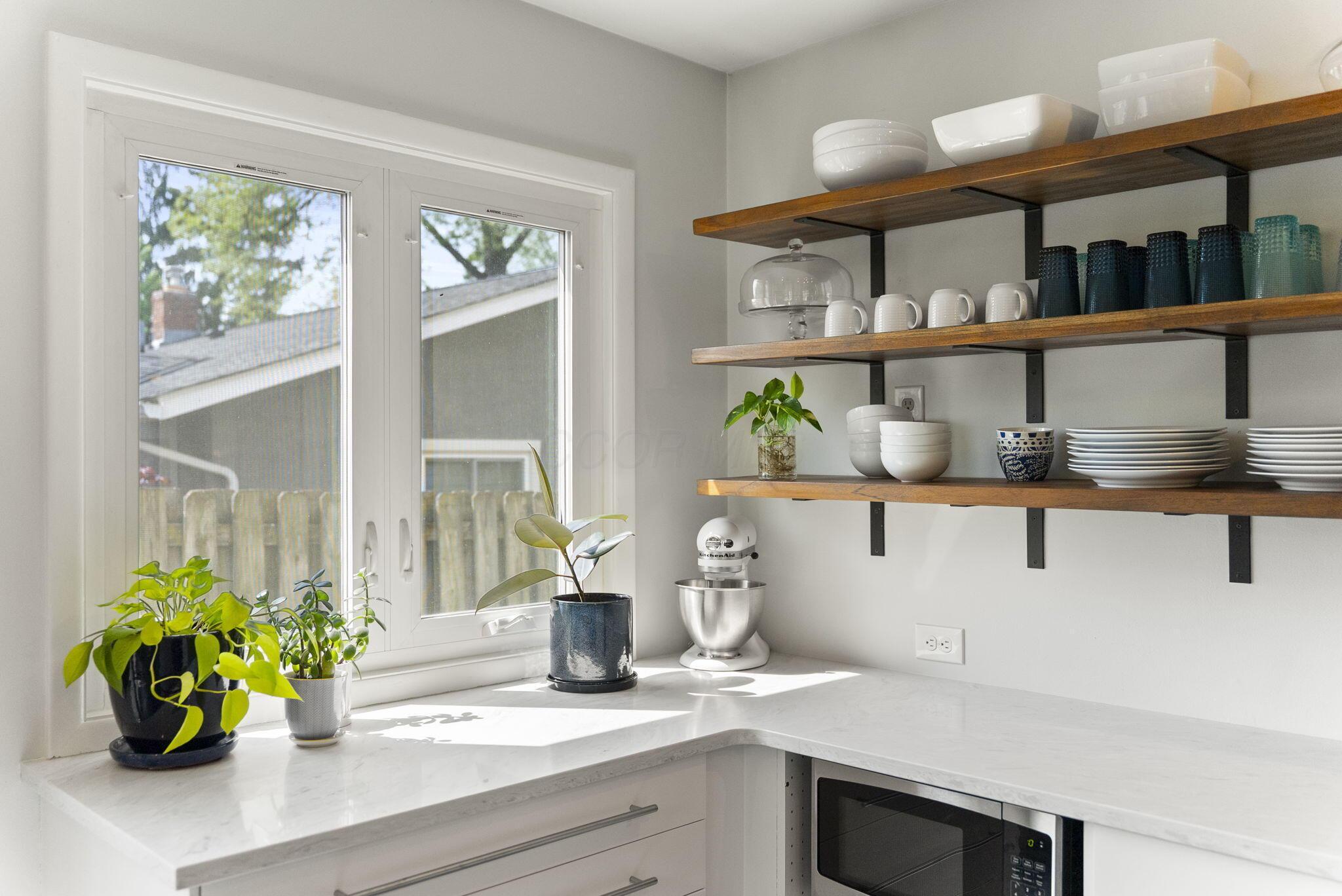 194 W New England Avenue