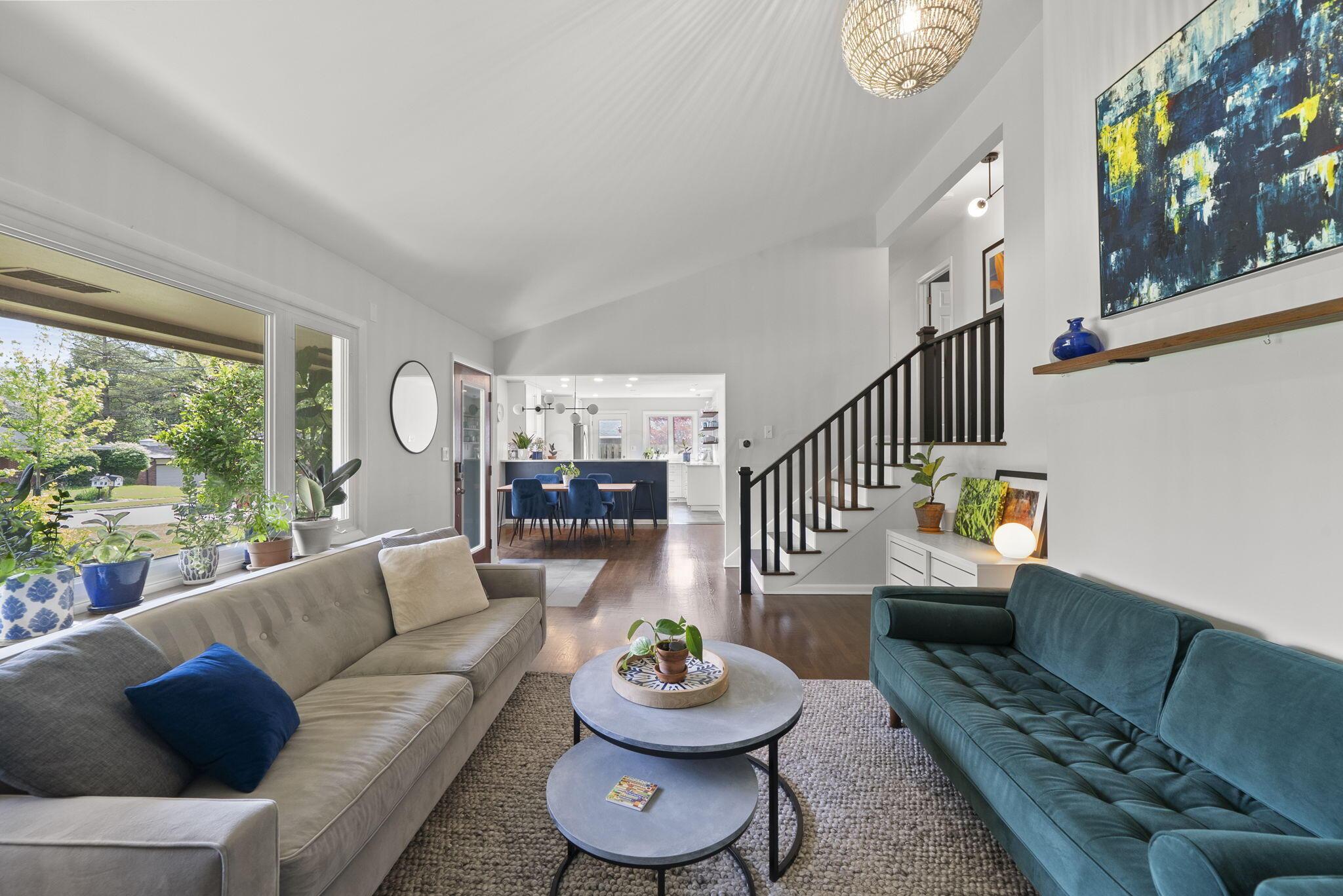 194 W New England Avenue