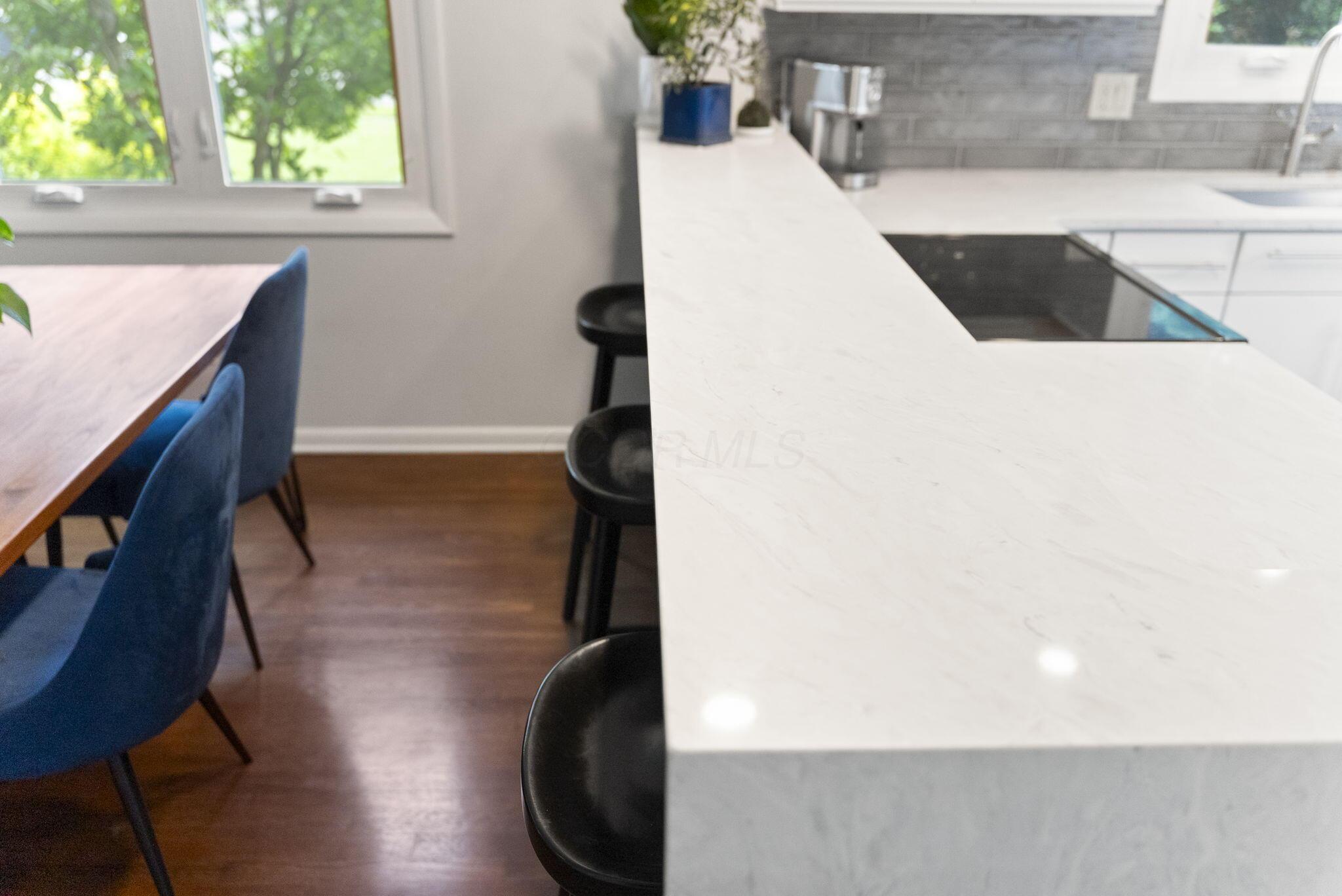 194 W New England Avenue