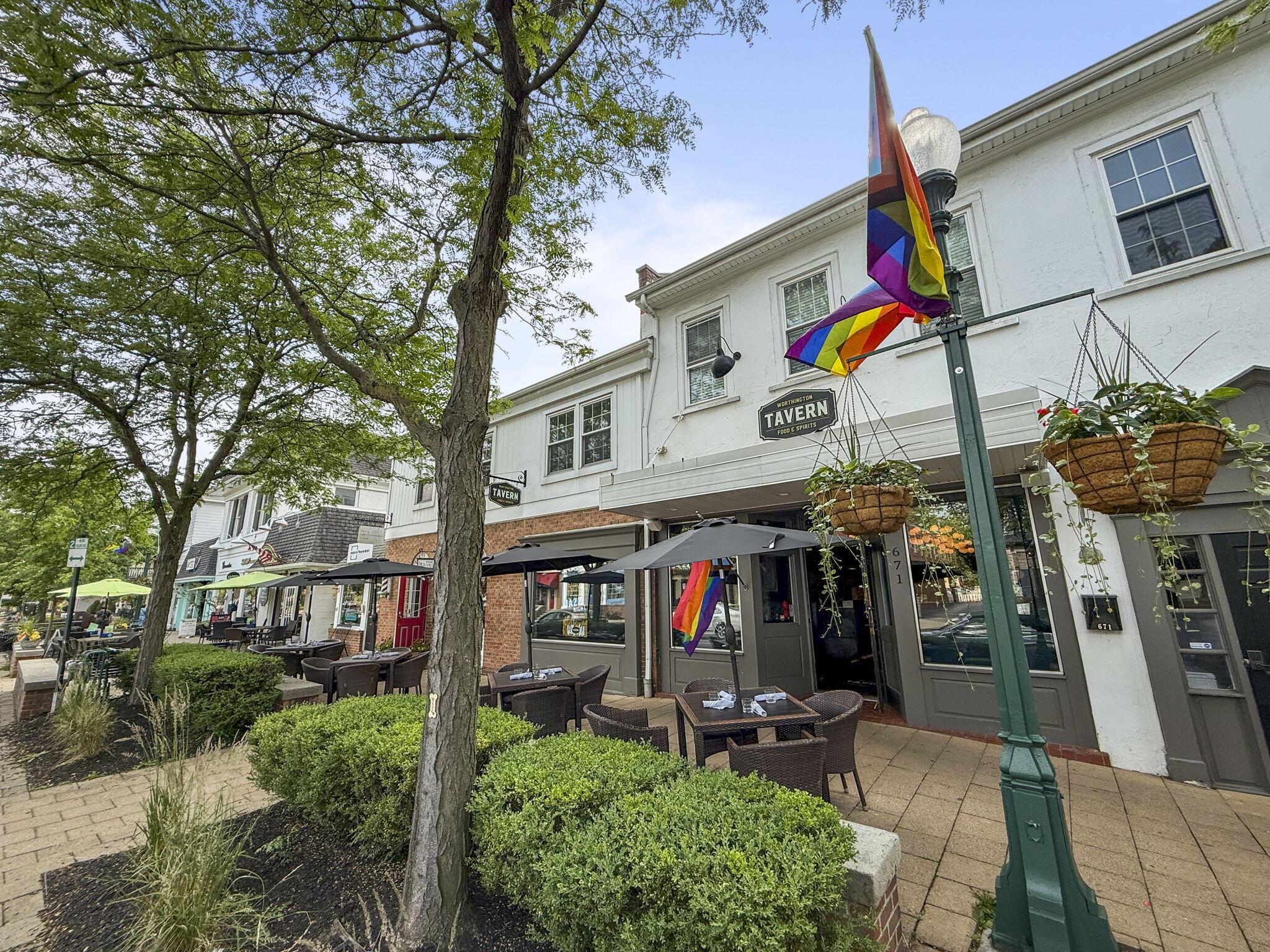 194 W New England Avenue