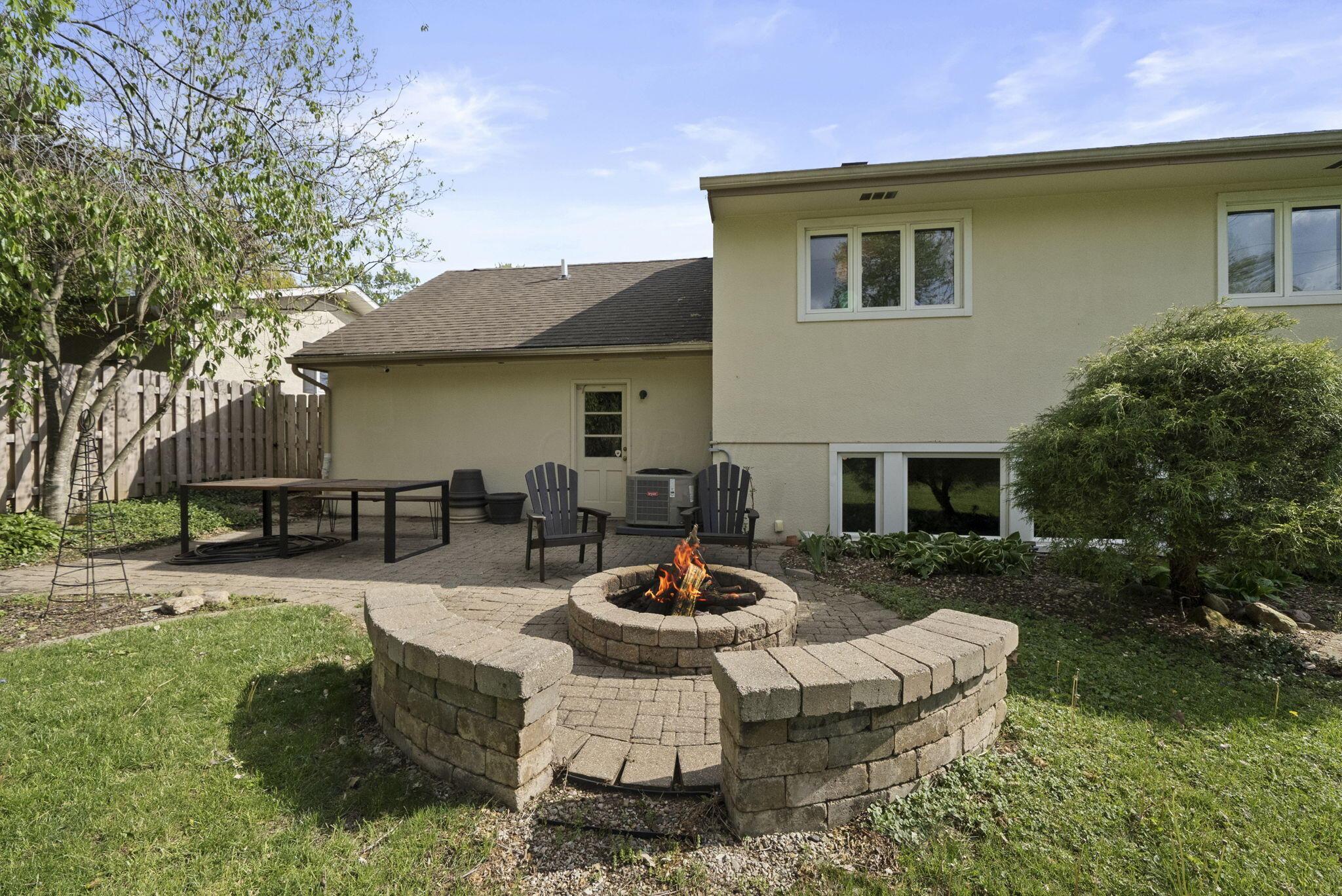 194 W New England Avenue