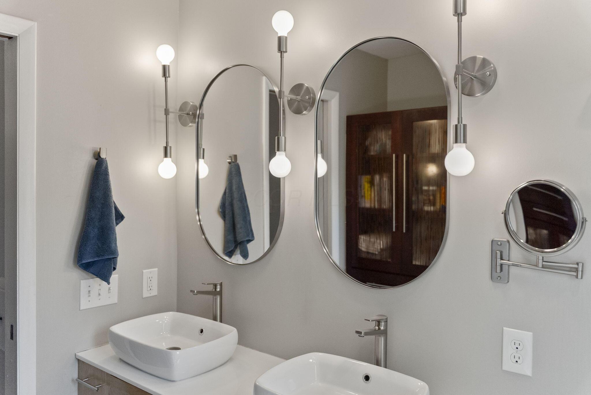 194 W New England Avenue