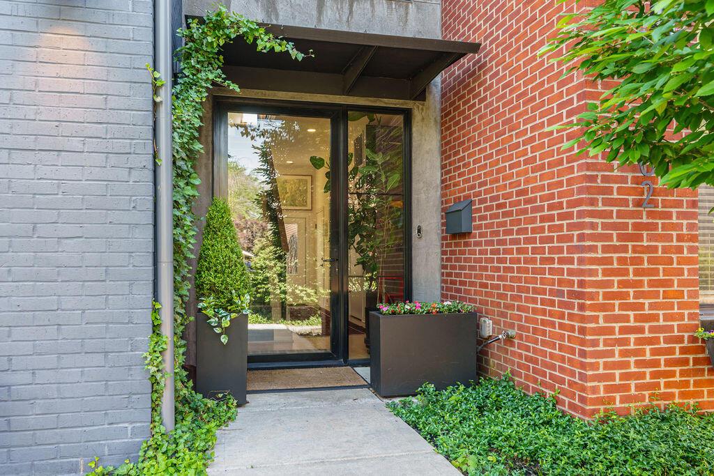 602 Lathrop Street, 7