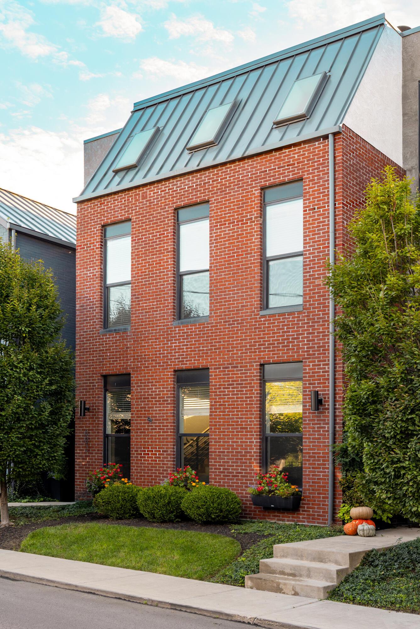 602 Lathrop Street, 7