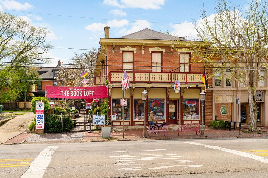 602 Lathrop Street, 7