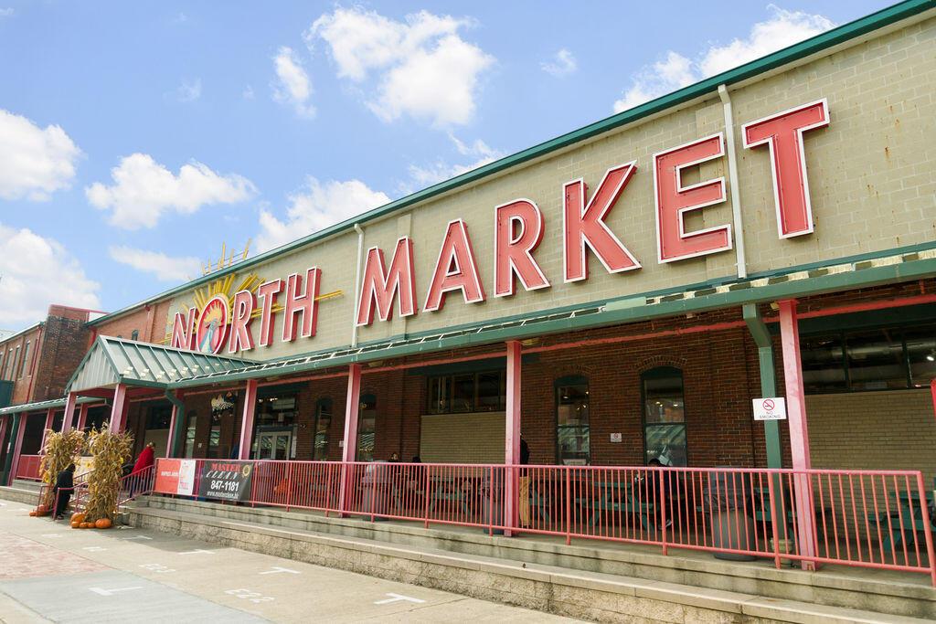 250 Daniel Burnham Square, 606