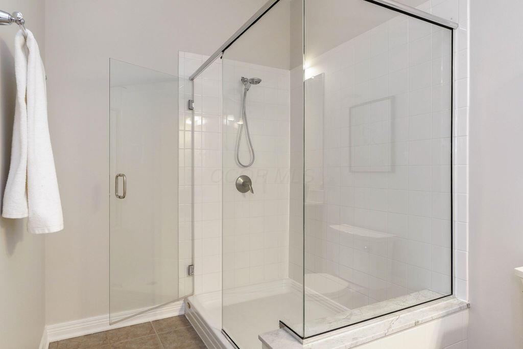 250 Daniel Burnham Square, 606