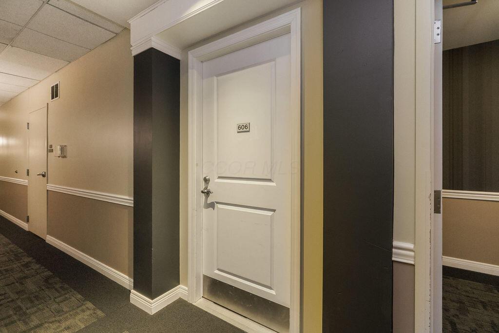 250 Daniel Burnham Square, 606