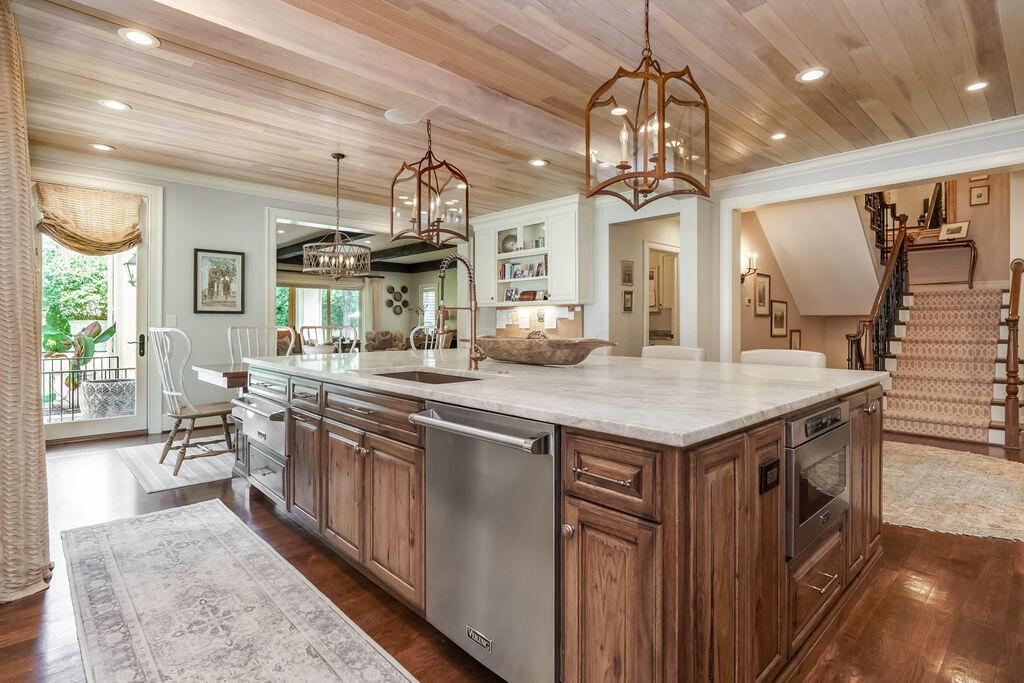 2462 Lane Road