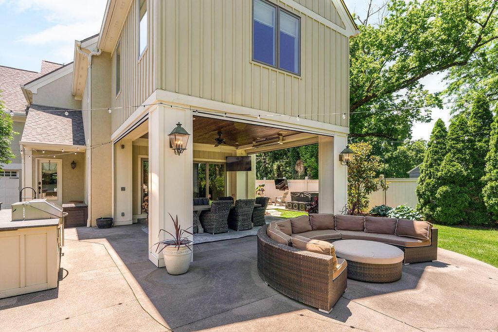 2462 Lane Road