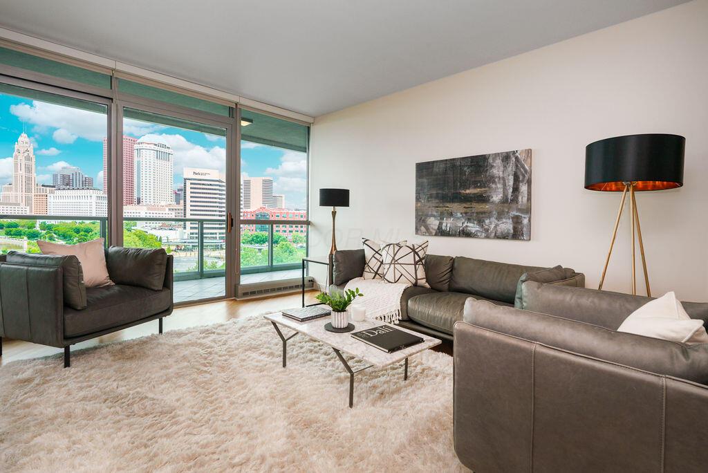 1 Miranova Place, 805