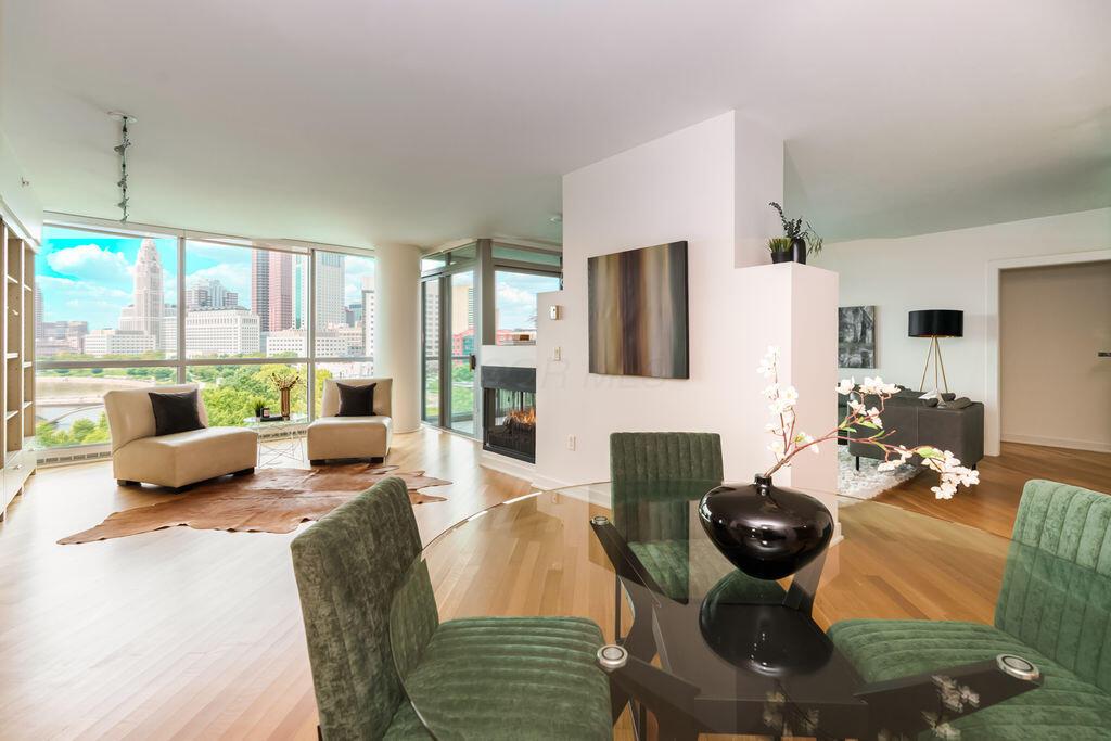 1 Miranova Place, 805