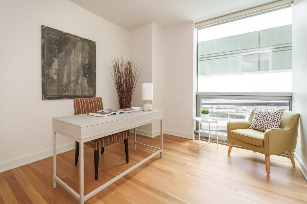 1 Miranova Place, 805