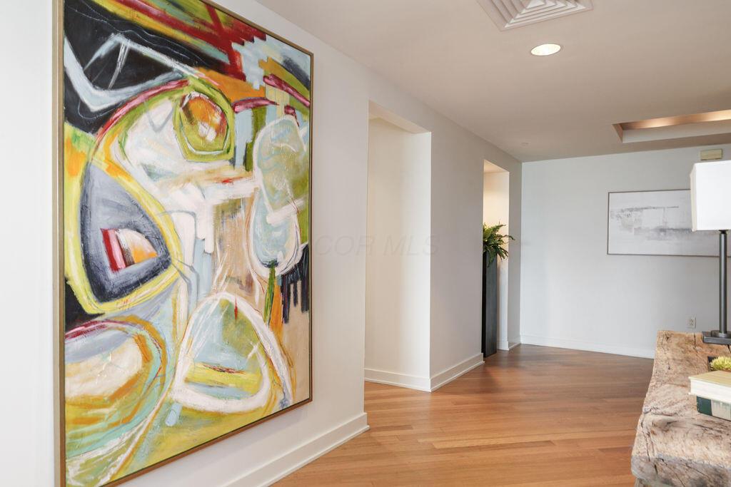 1 Miranova Place, 805
