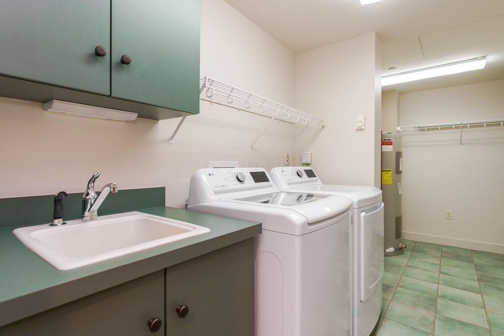 1 Miranova Place, 805