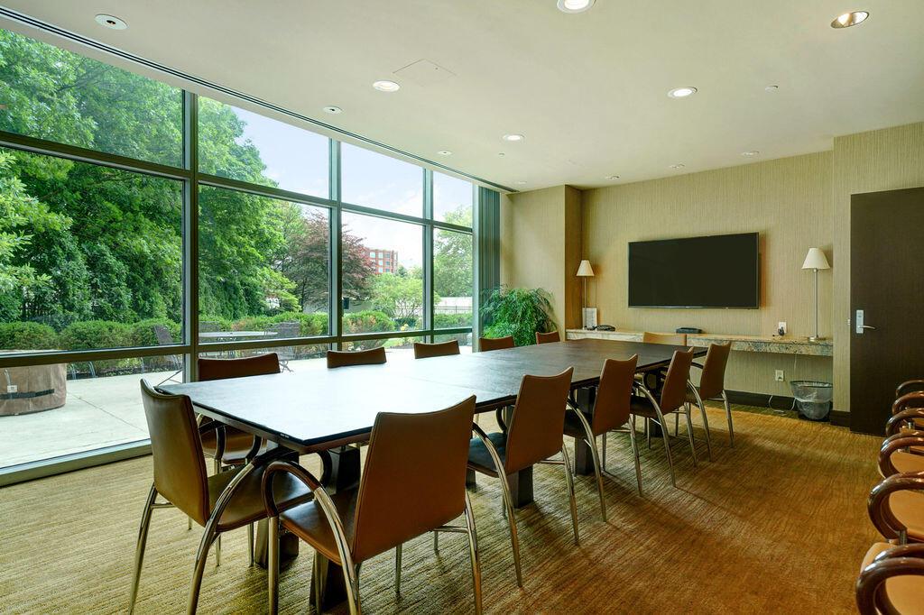 1 Miranova Place, 805