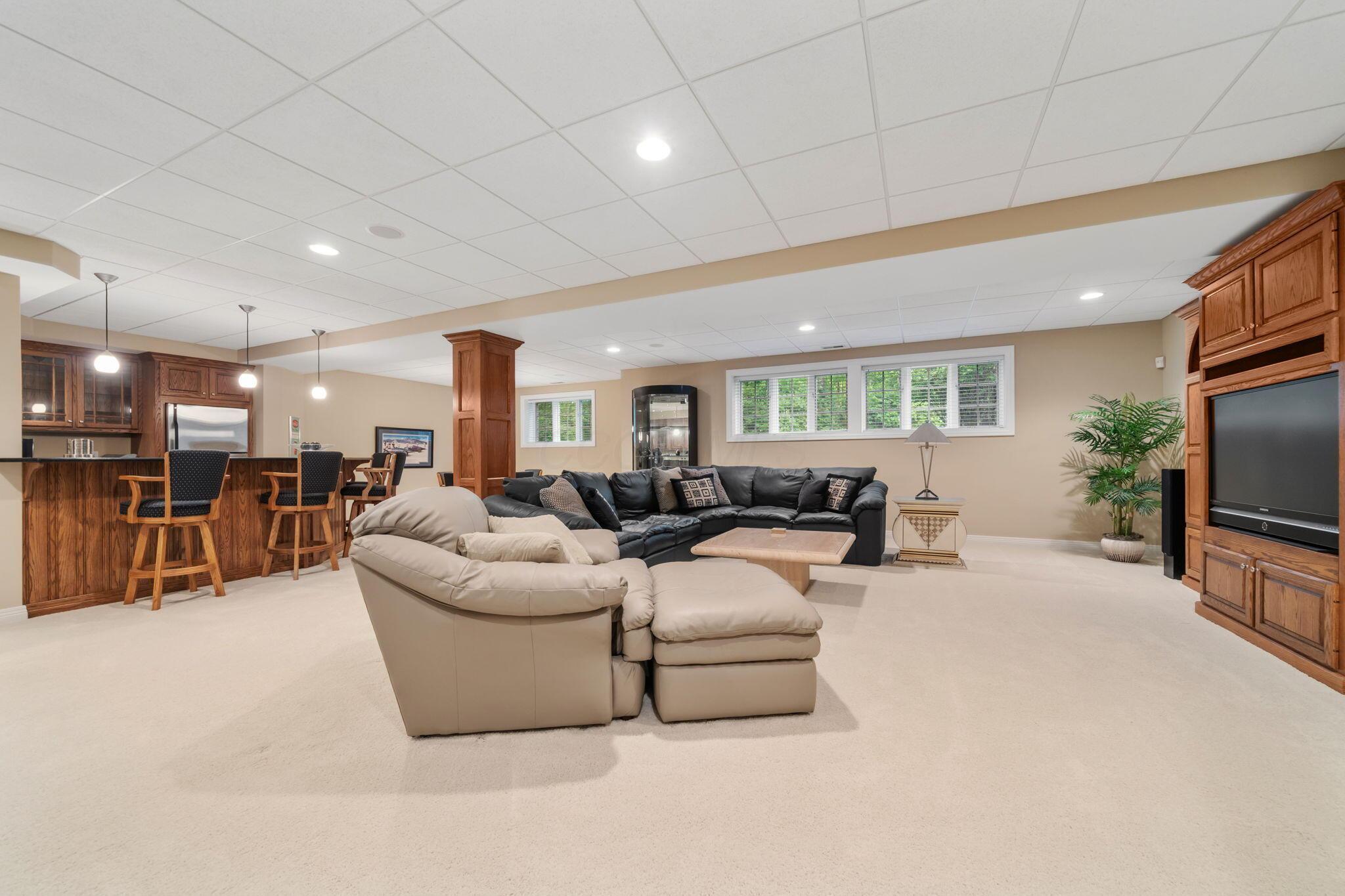 650 W Orange Road