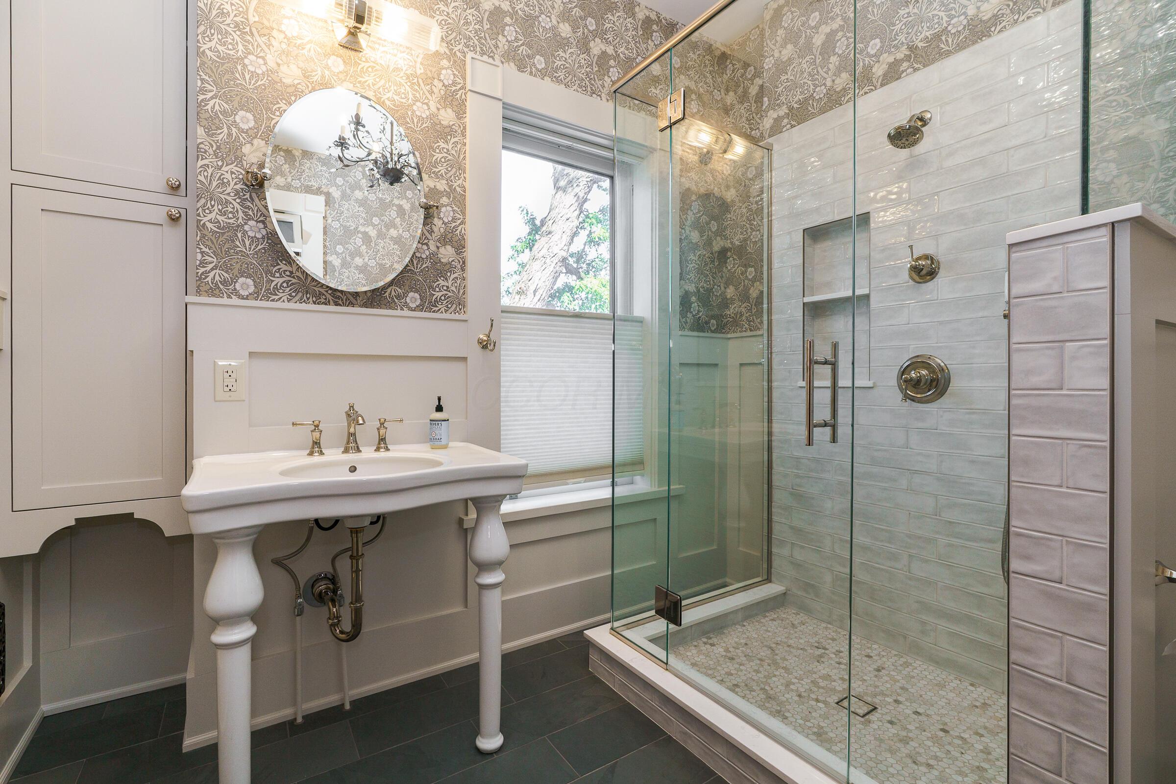 544 S 6th Street