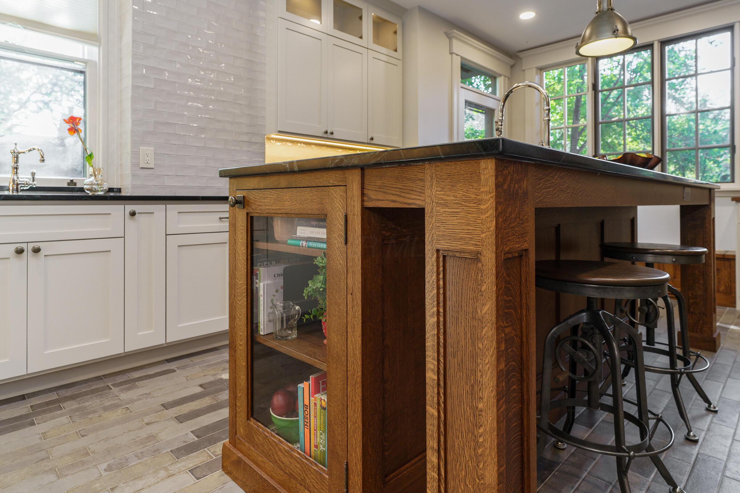 544 S 6th Street