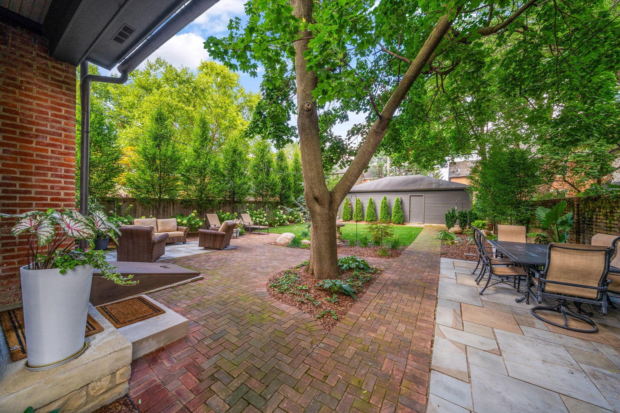 544 S 6th Street