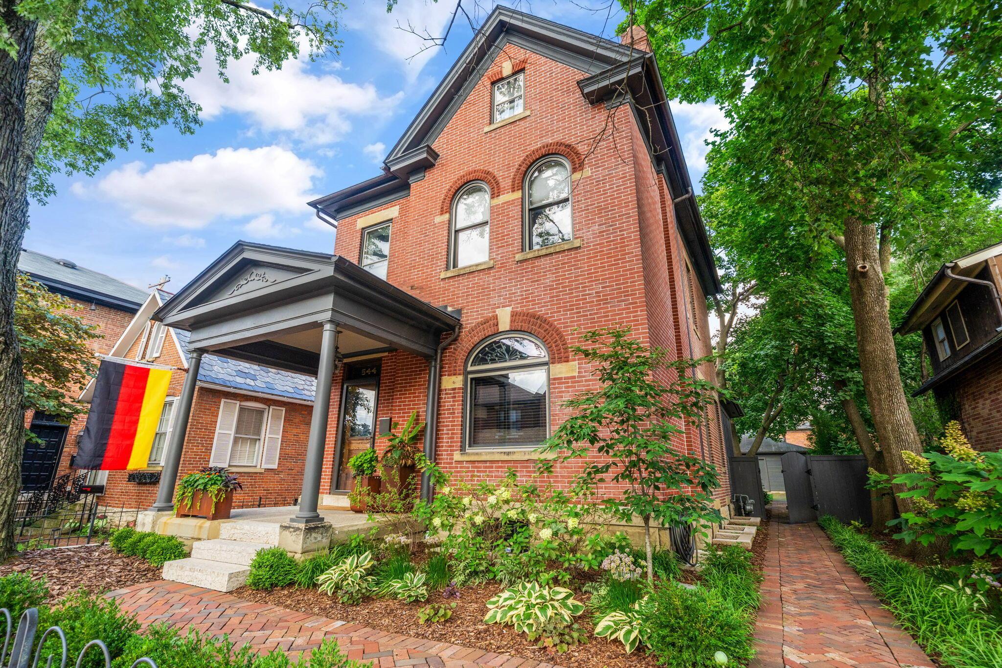 544 S 6th Street