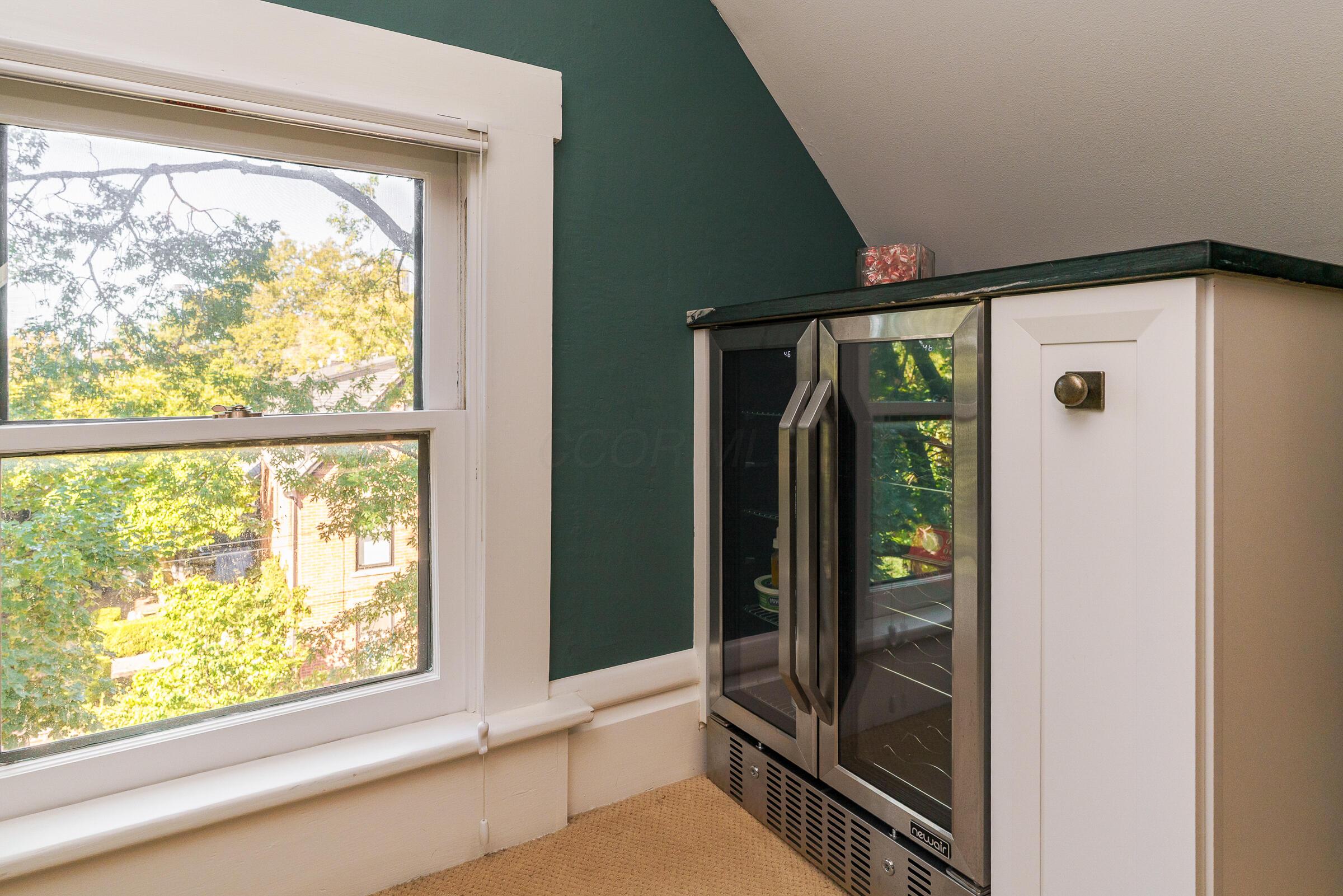 544 S 6th Street