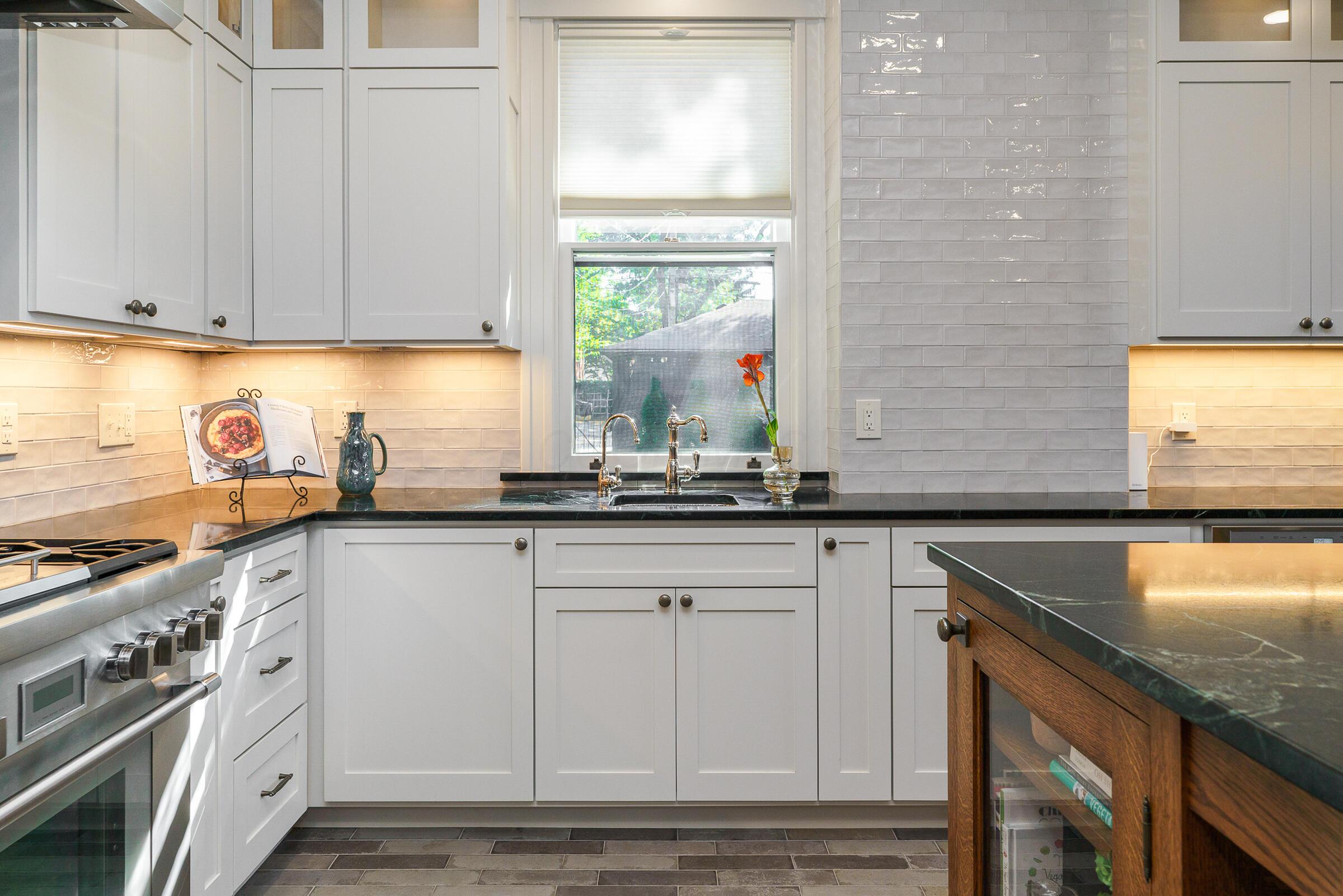 544 S 6th Street