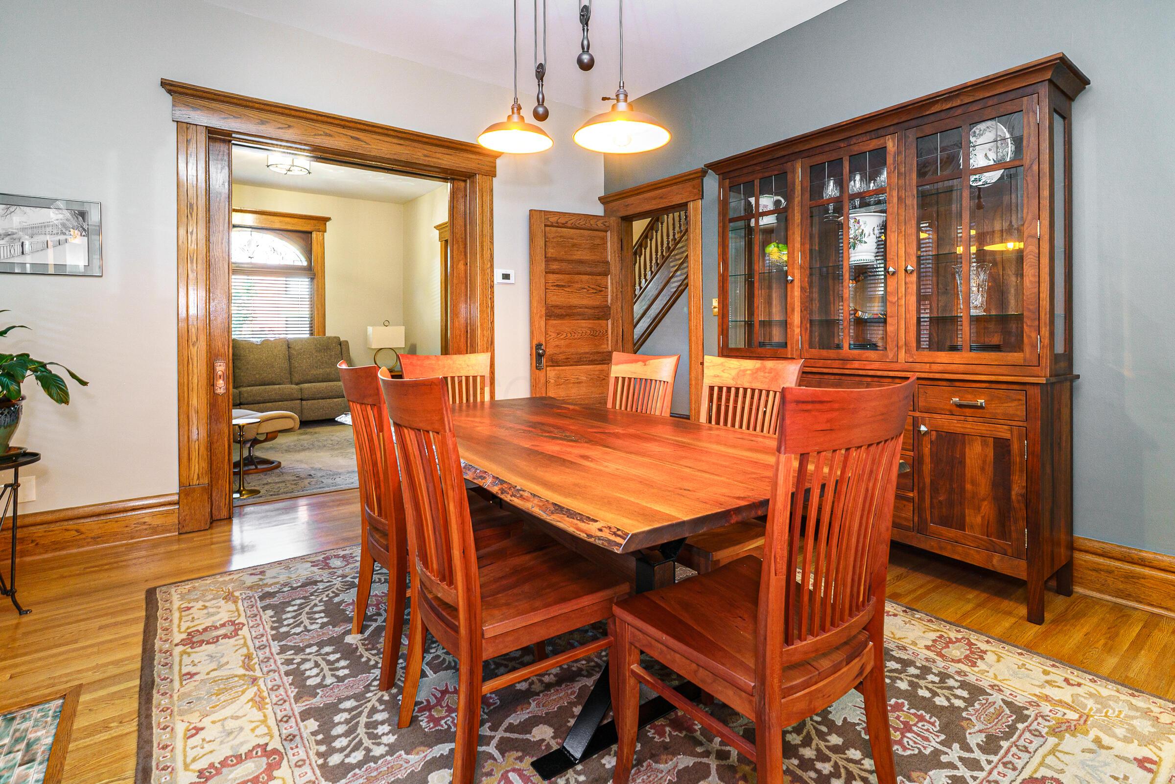 544 S 6th Street