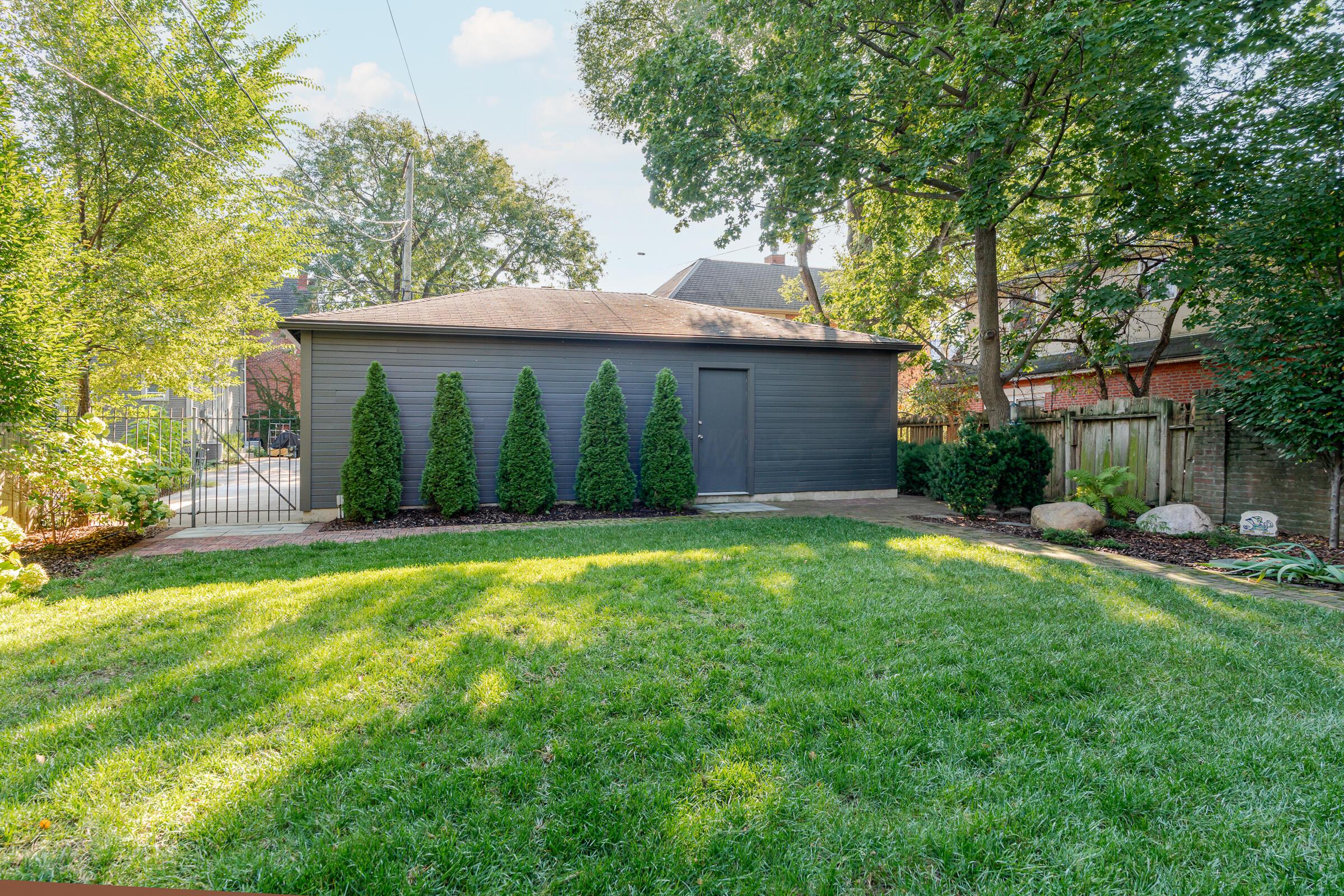 544 S 6th Street