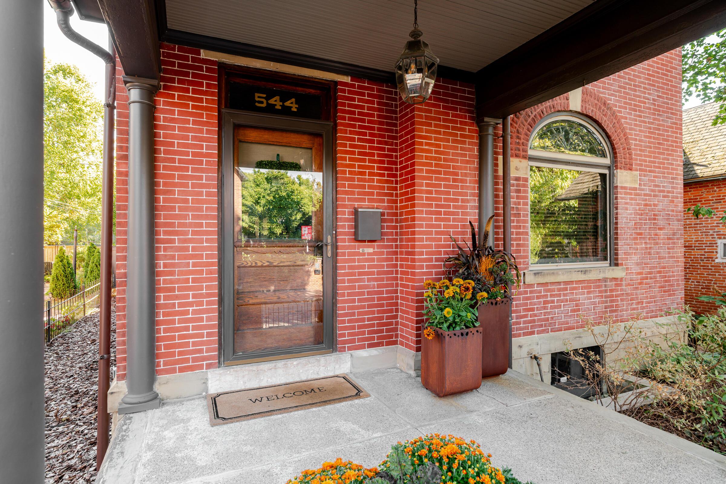 544 S 6th Street