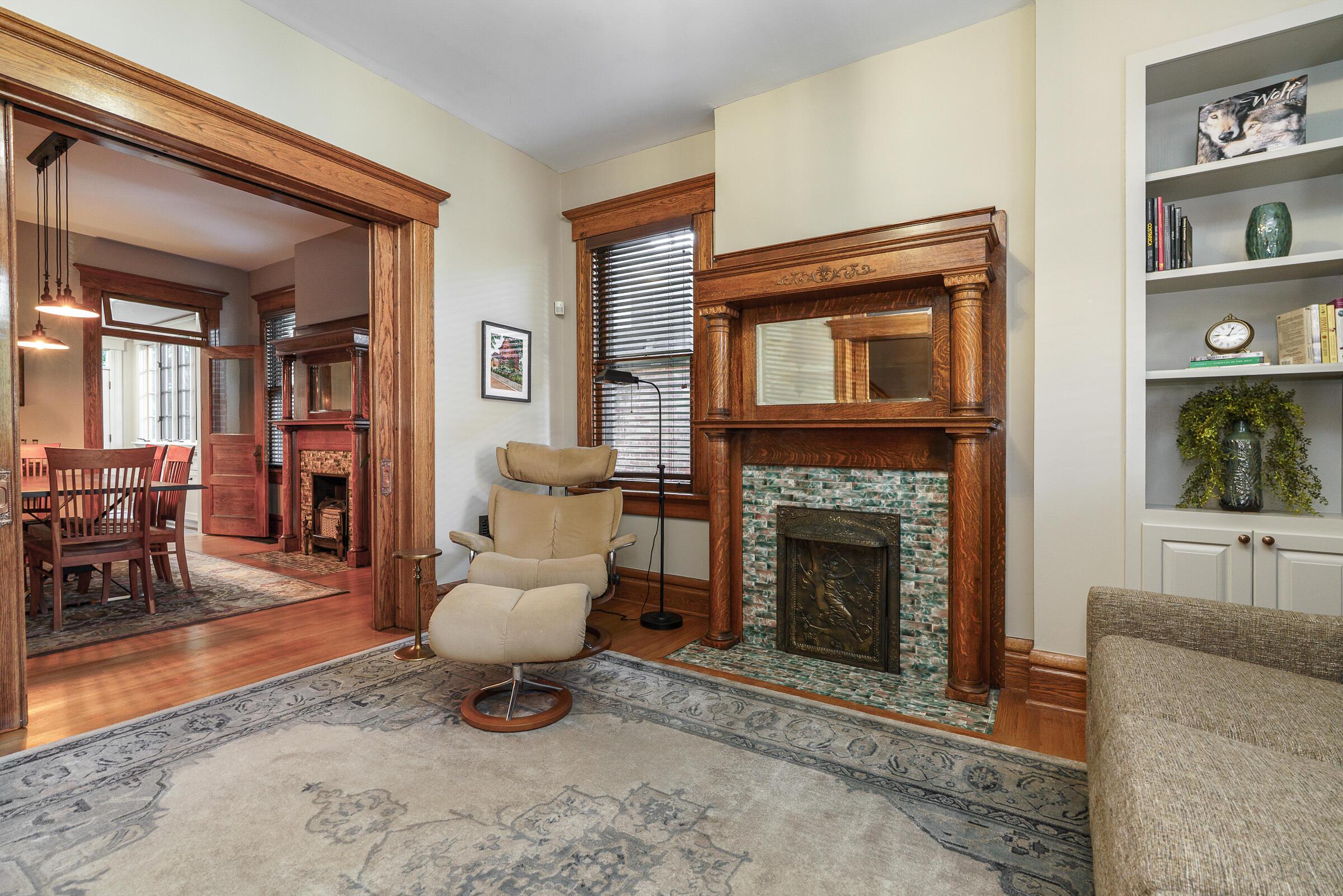 544 S 6th Street