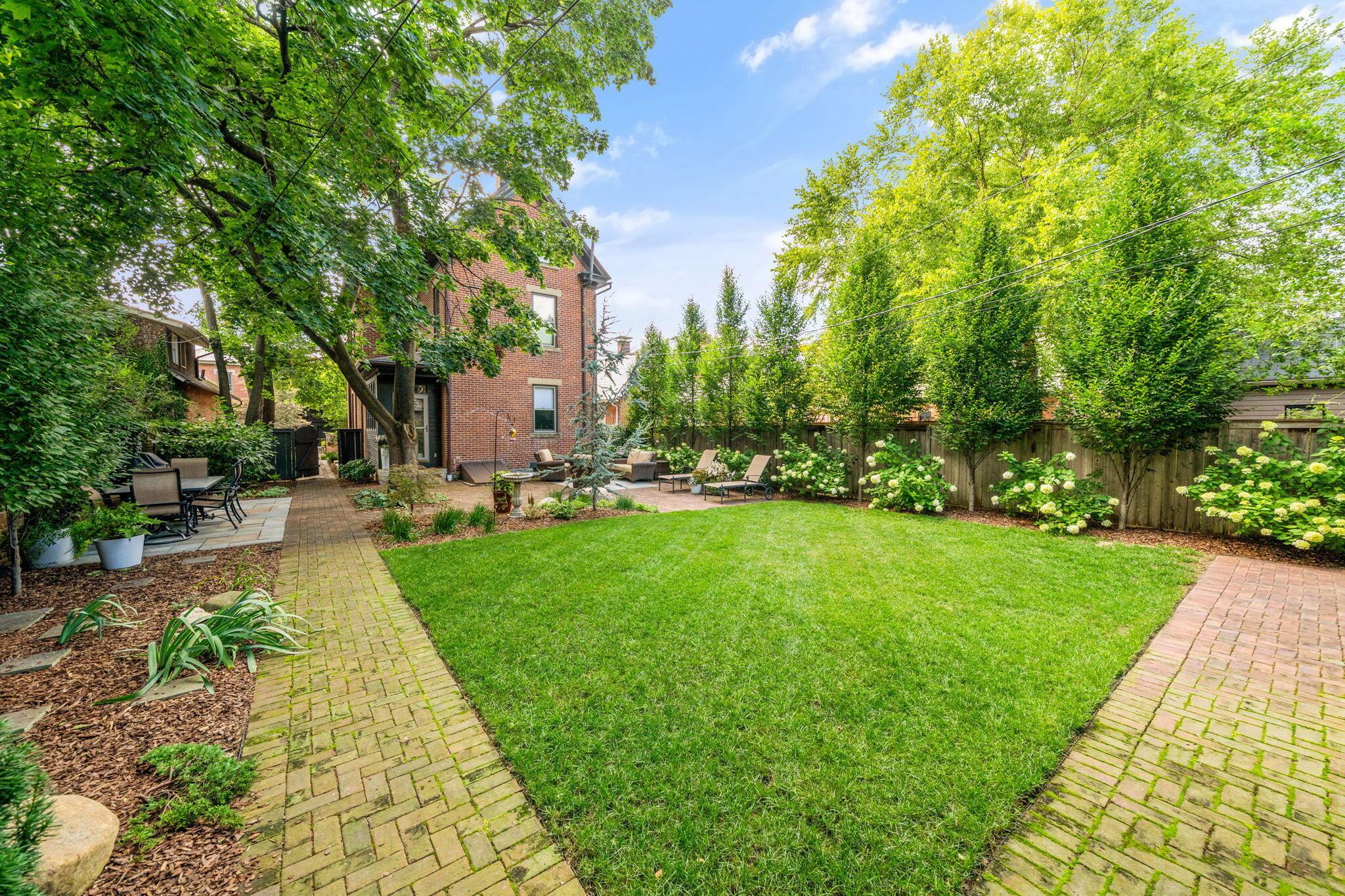 544 S 6th Street