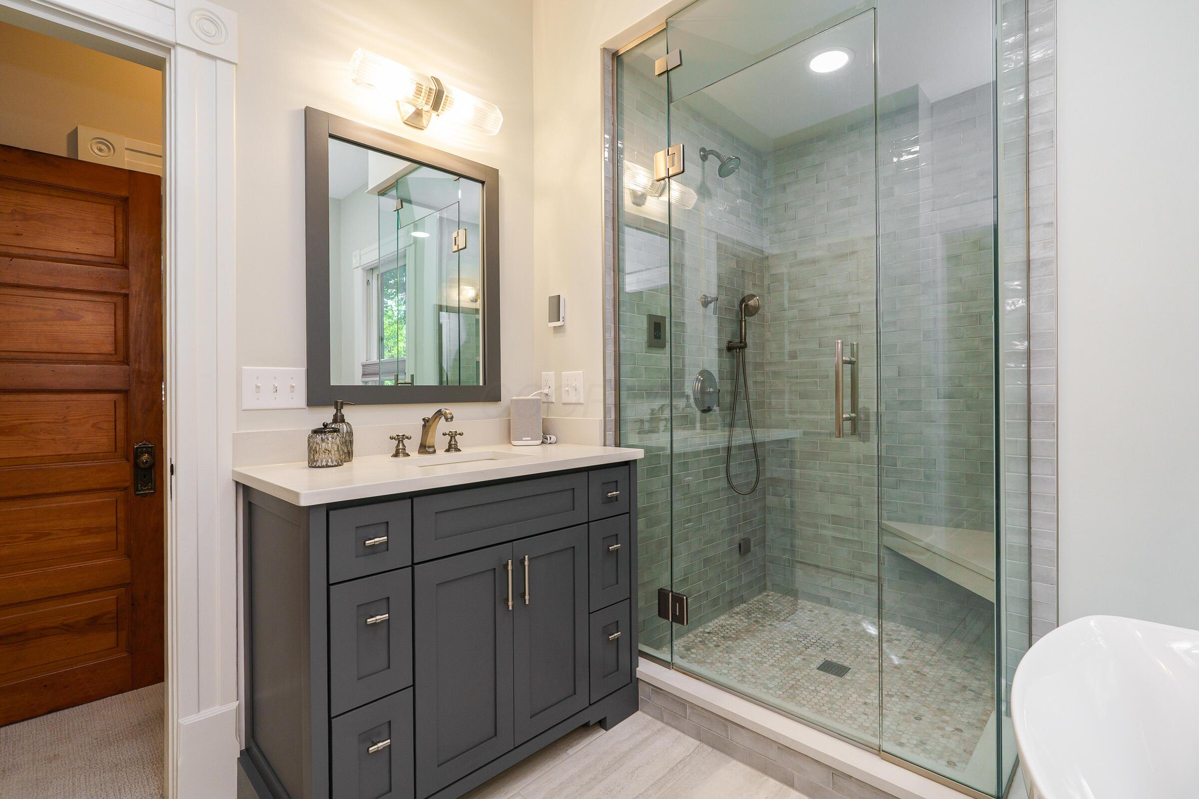 544 S 6th Street