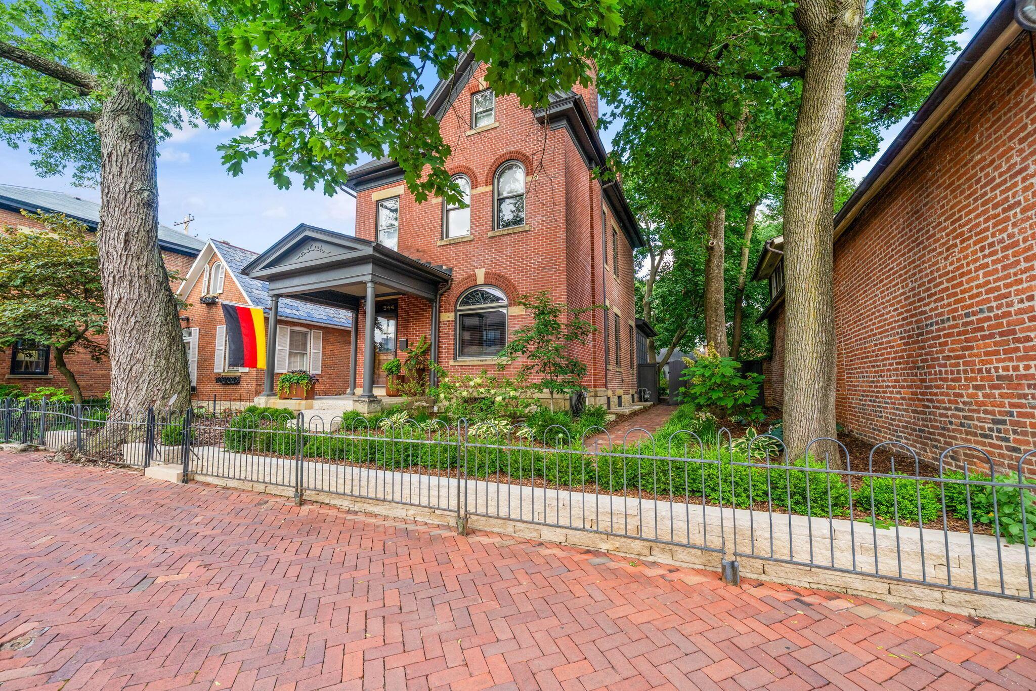 544 S 6th Street