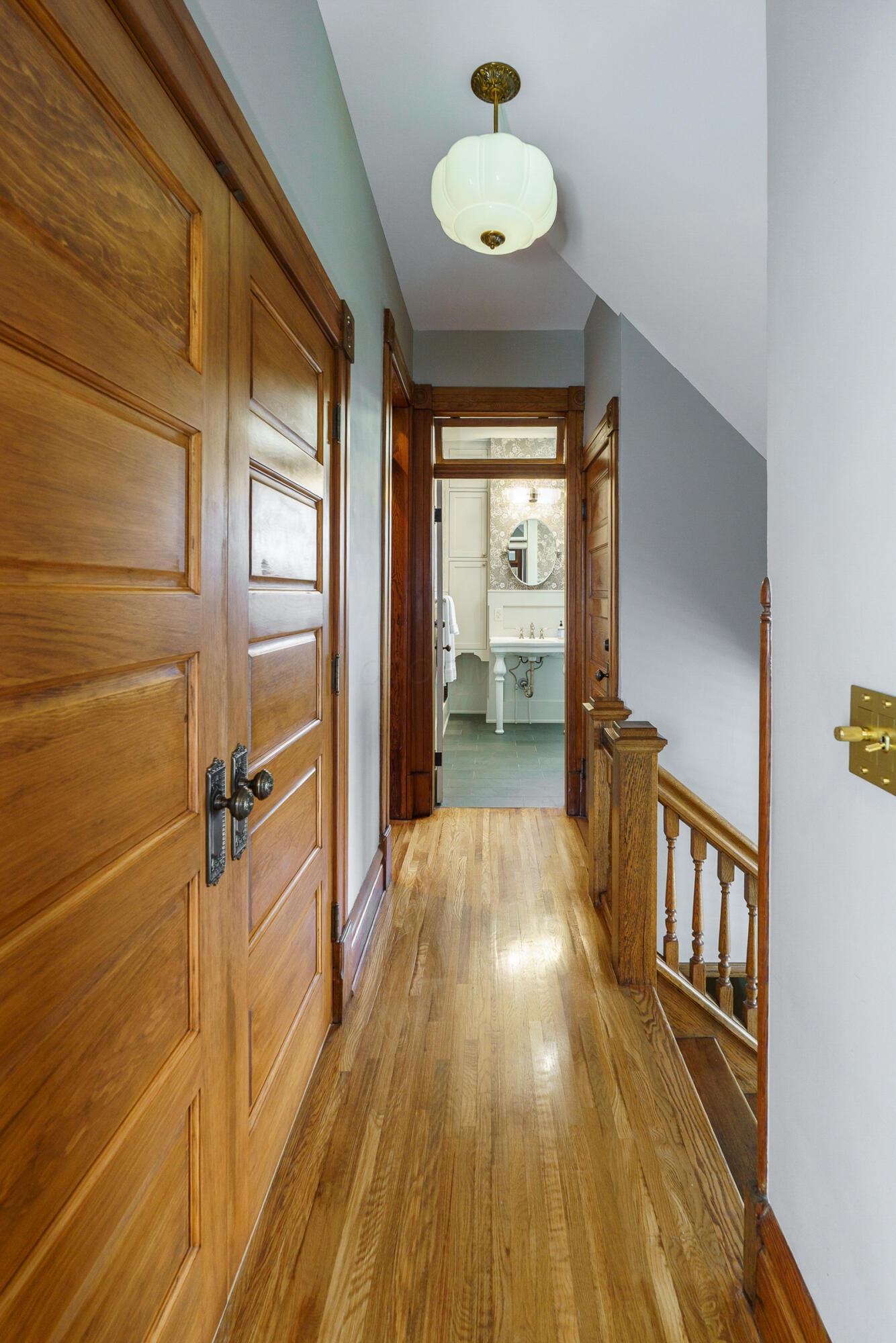 544 S 6th Street