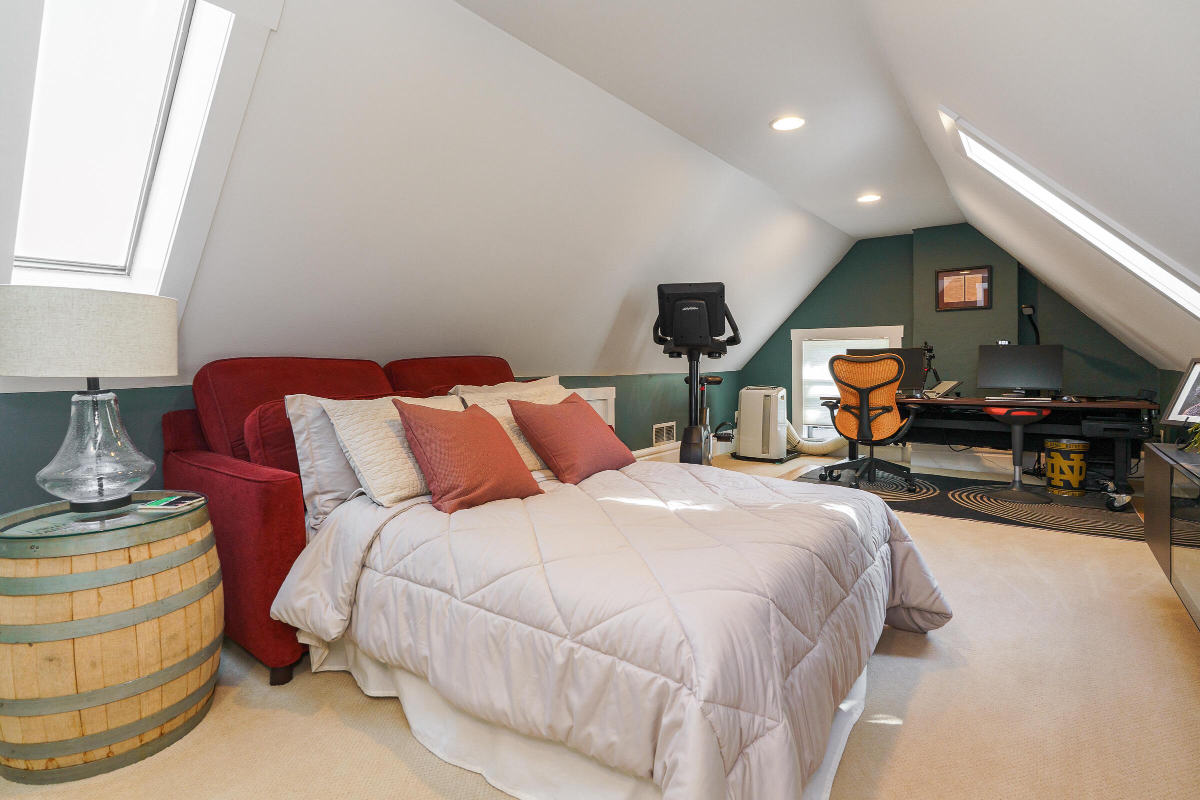 544 S 6th Street