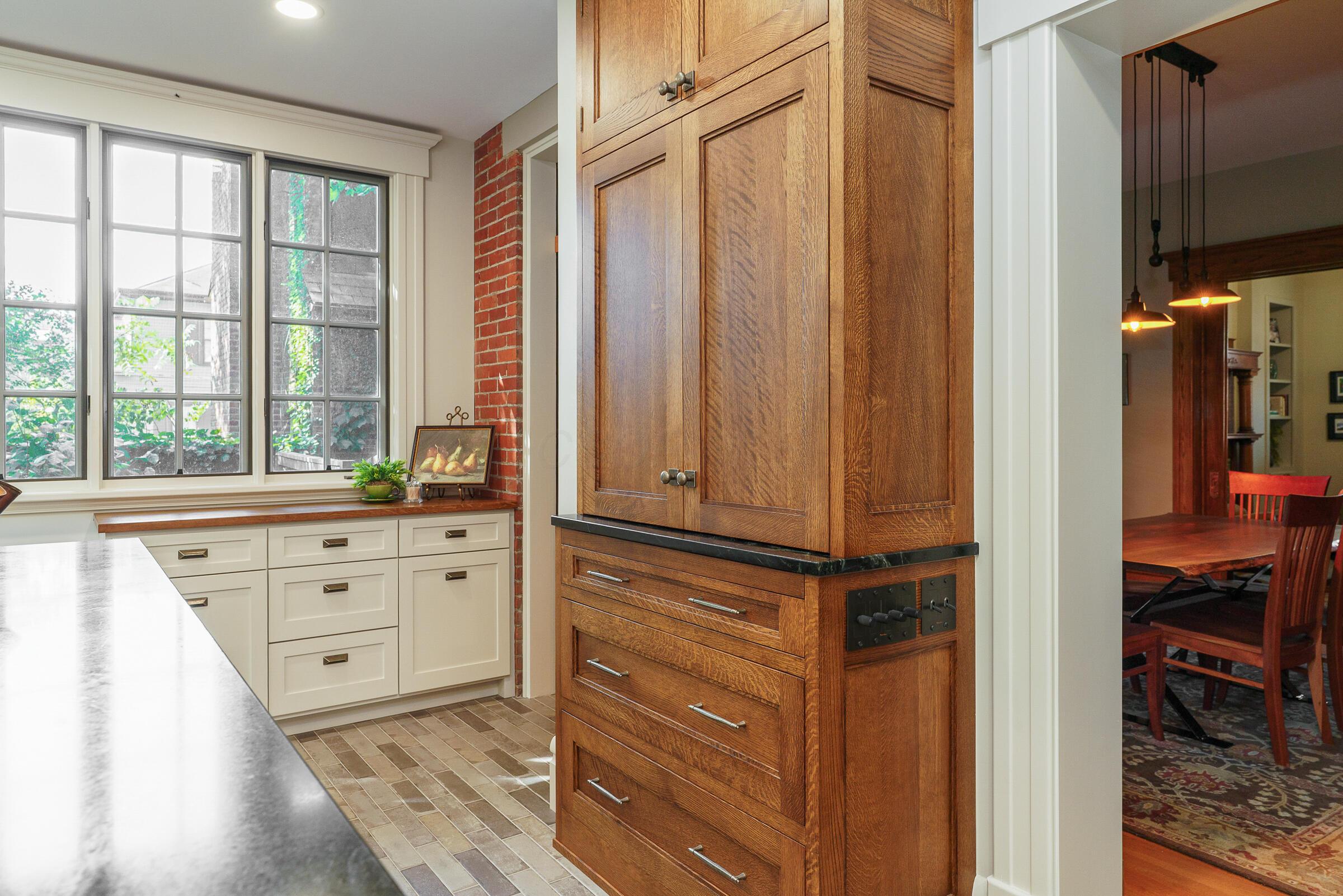 544 S 6th Street