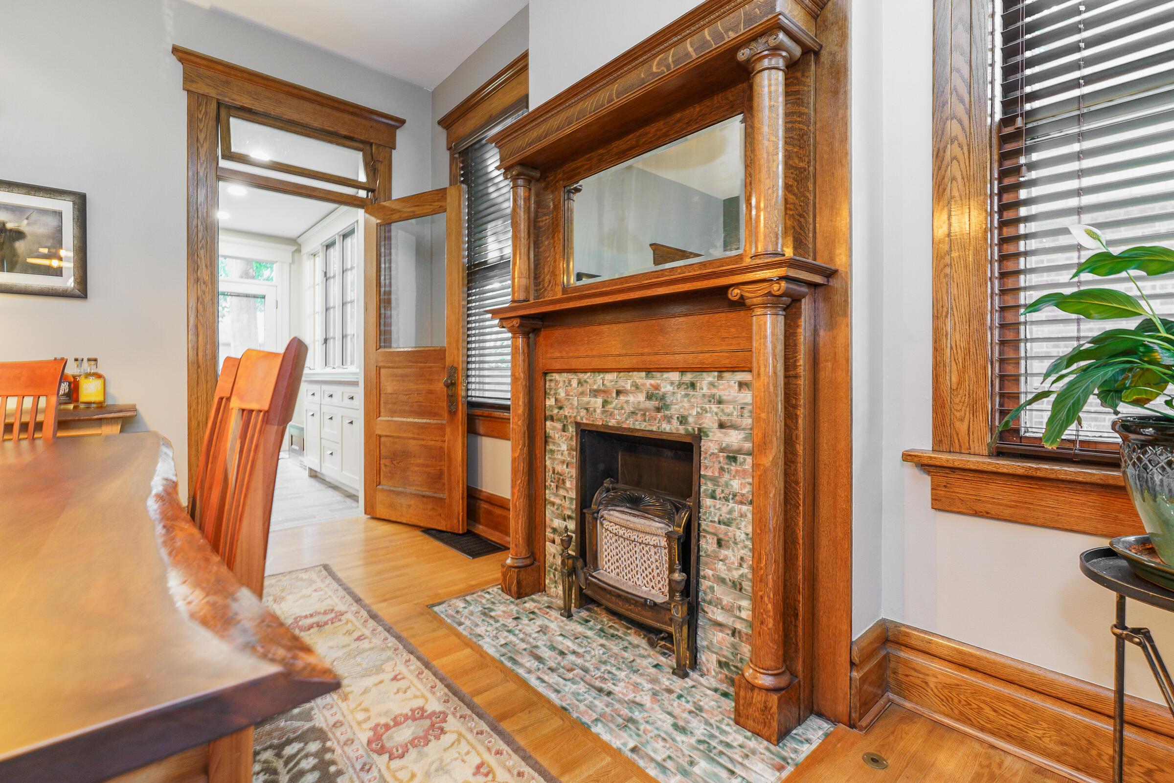544 S 6th Street